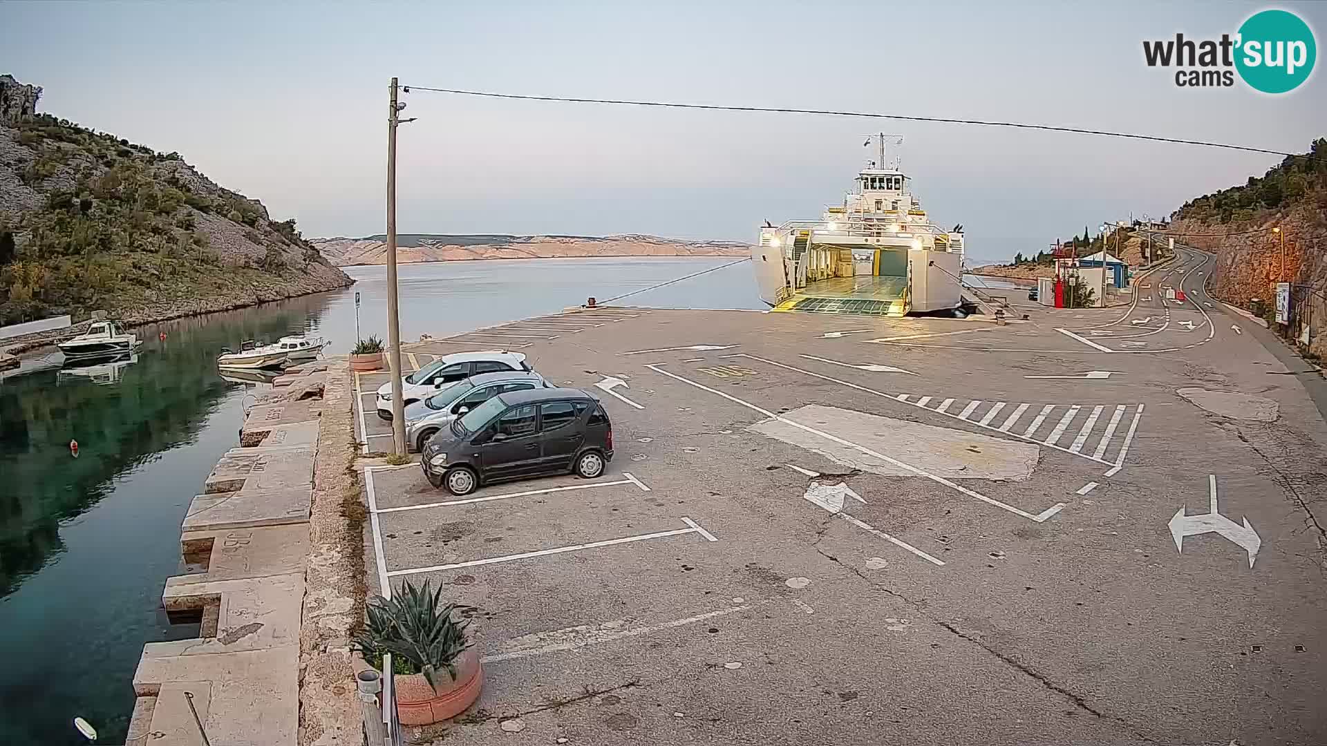 Webcam Prizna ferry port to Pag island