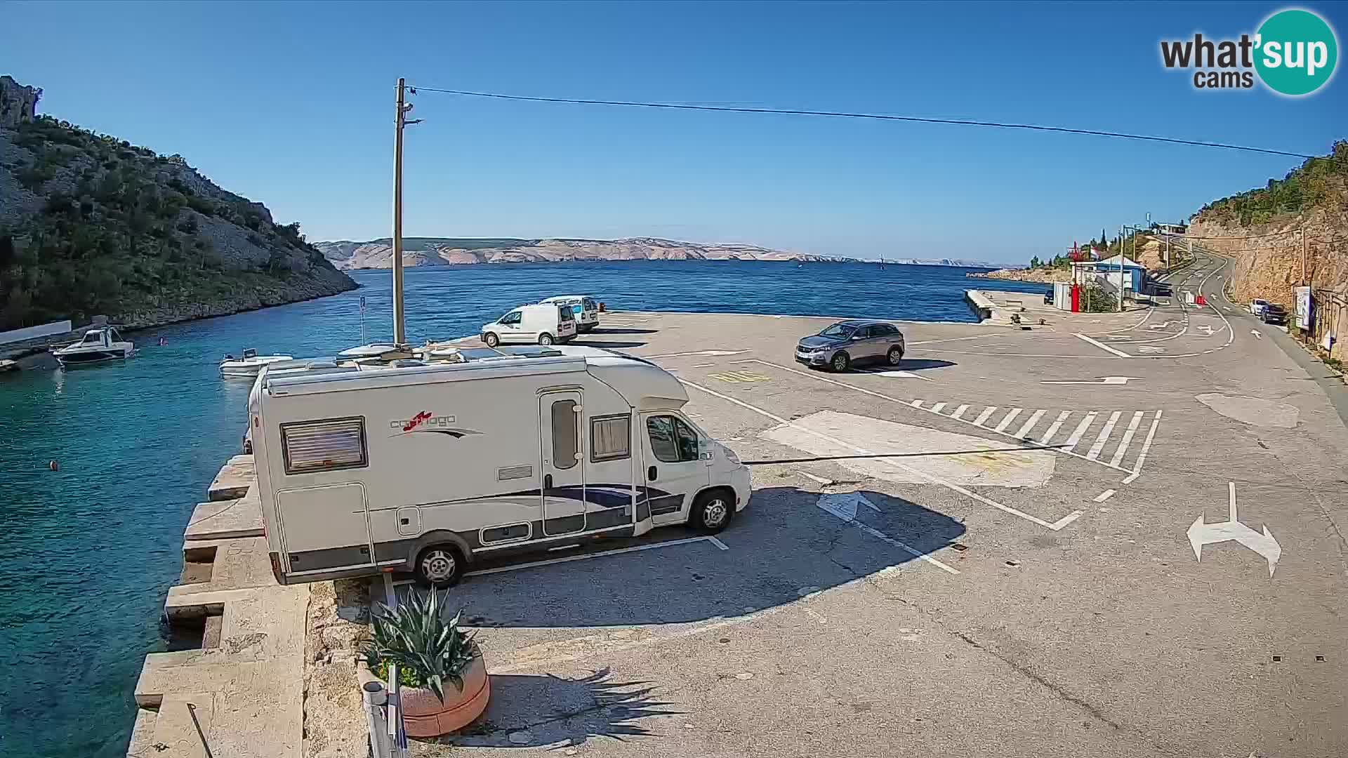 Webcam del puerto de ferris de Prizna – hacia la isla de Pag