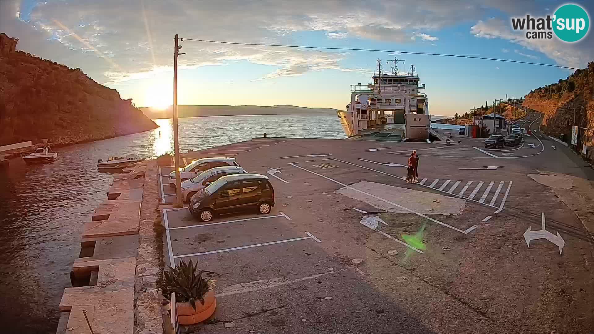 Webcam del puerto de ferris de Prizna – hacia la isla de Pag