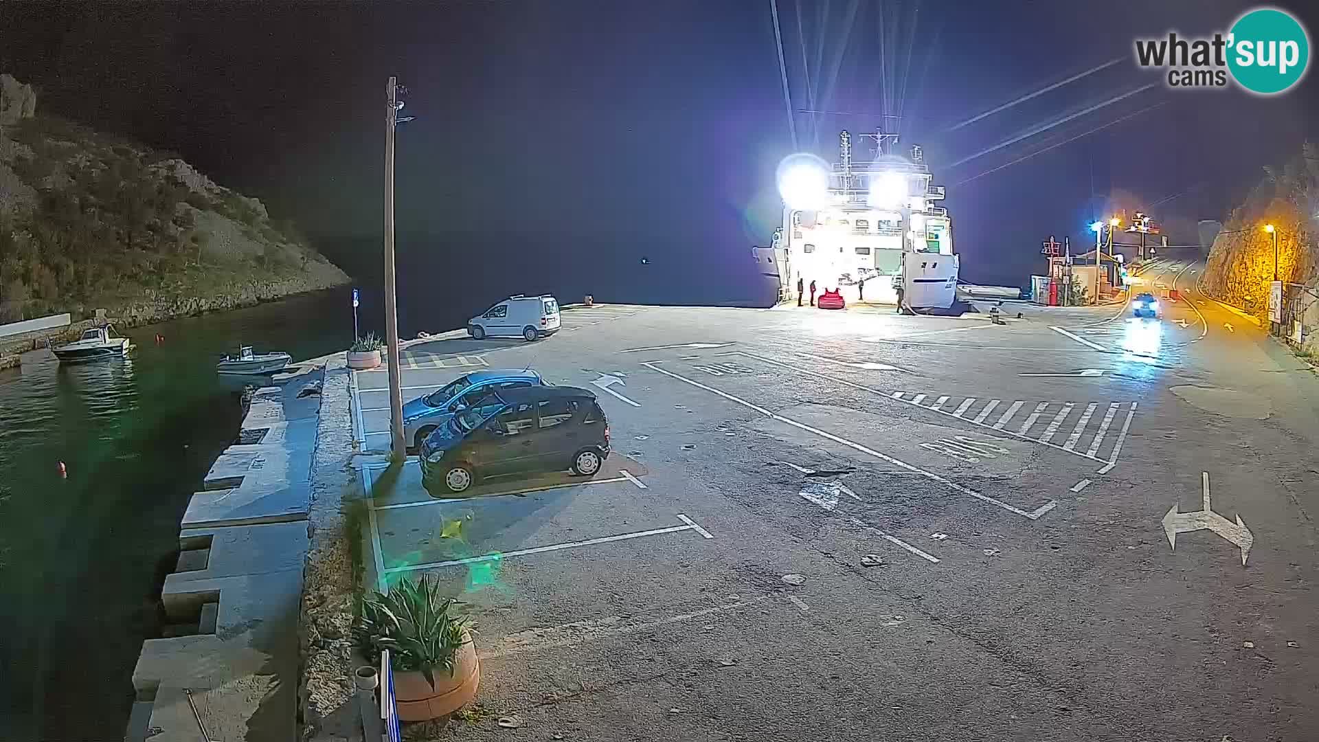 Web kamera trajektna luka Prizna – prema otoku Pag