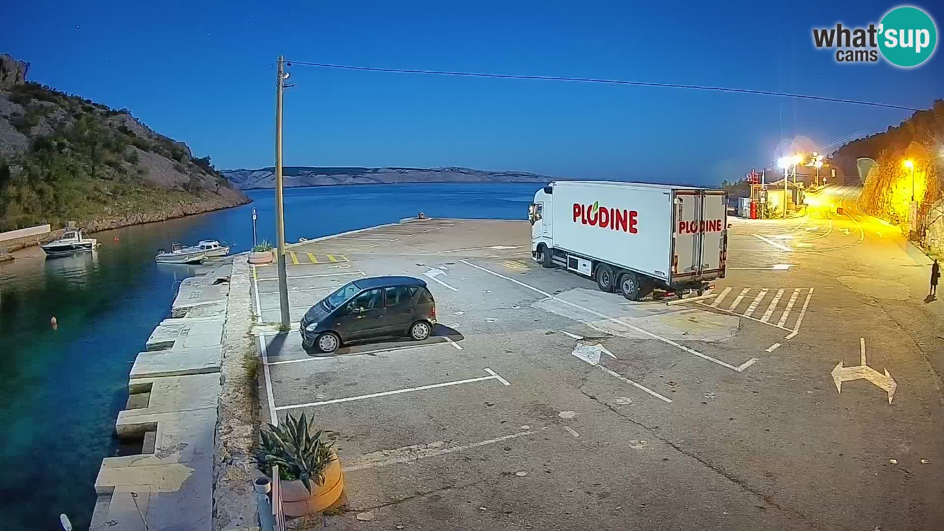 Webcam del puerto de ferris de Prizna – hacia la isla de Pag