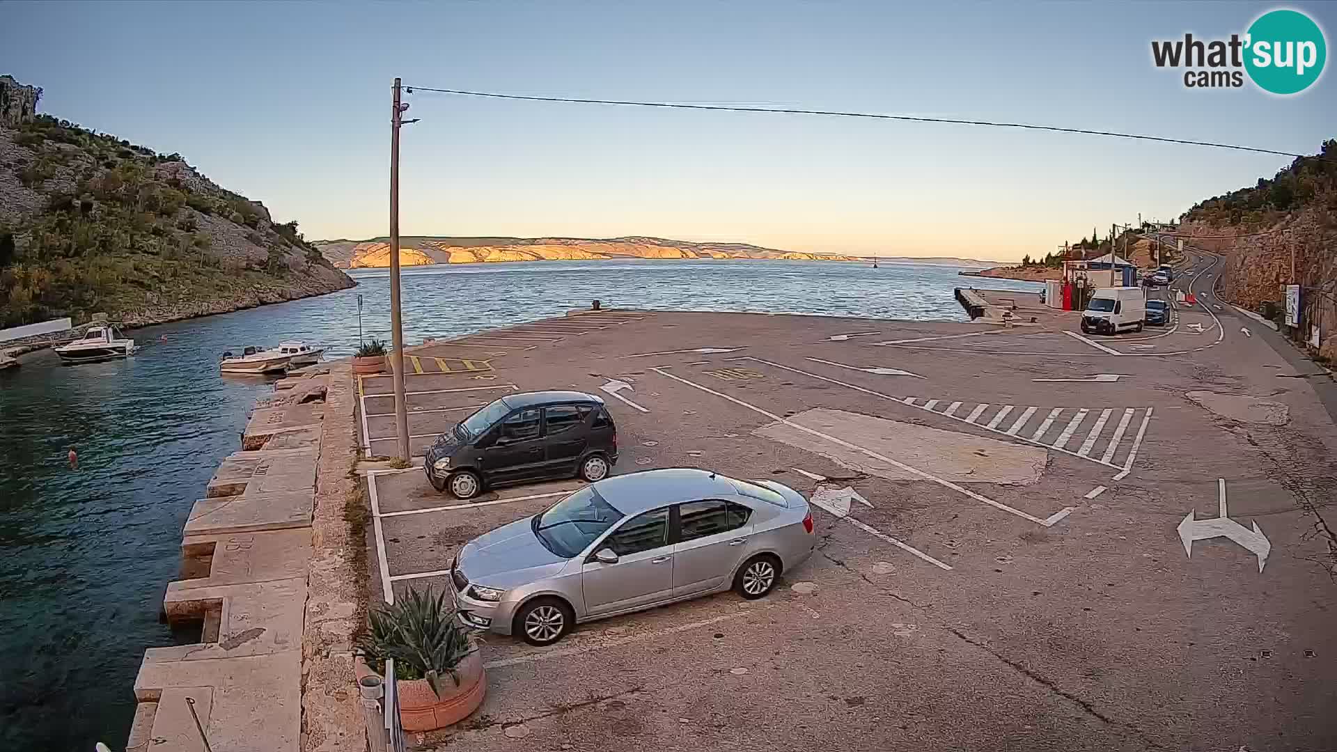 Webcam Prizna ferry port to Pag island