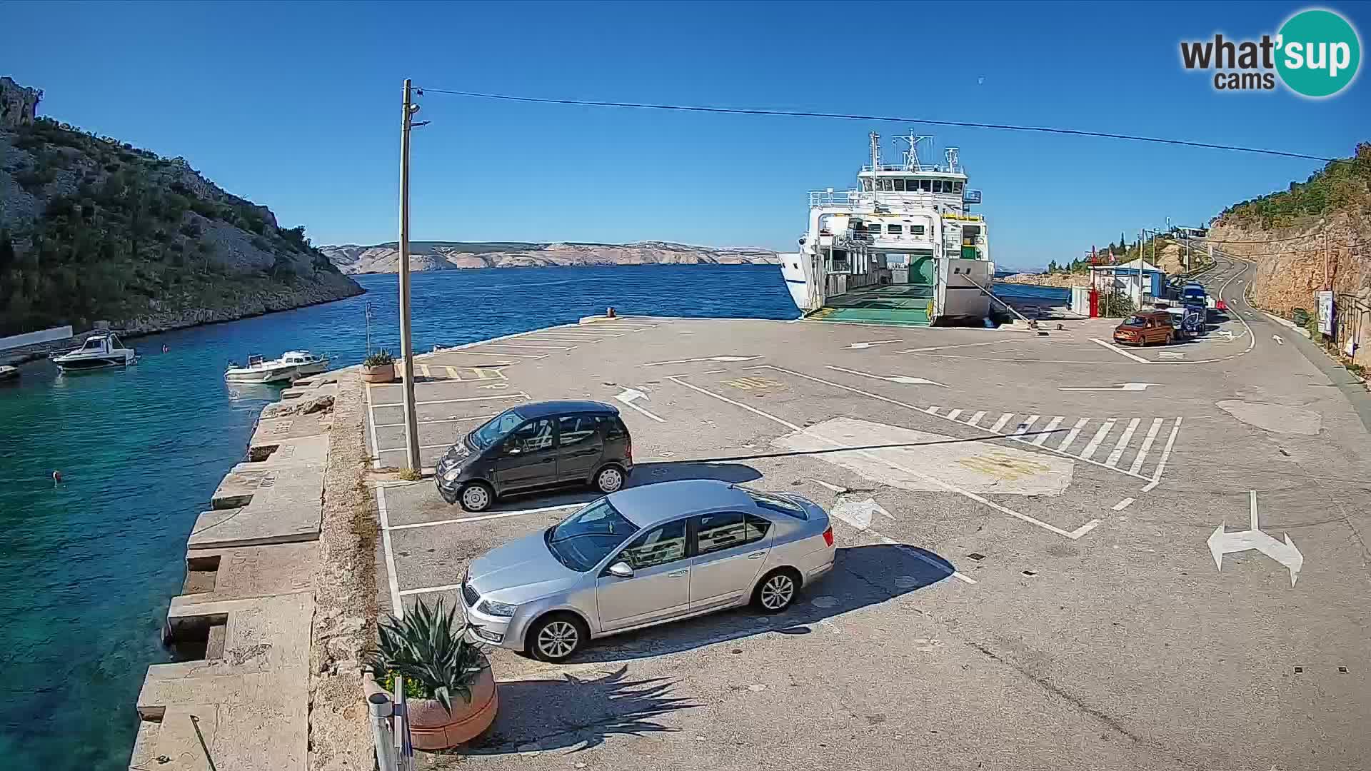 Webcam del puerto de ferris de Prizna – hacia la isla de Pag