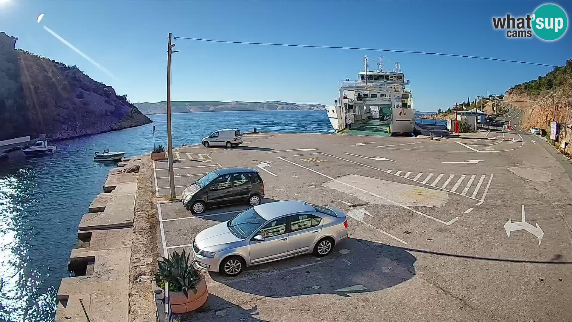 Webcam del puerto de ferris de Prizna – hacia la isla de Pag