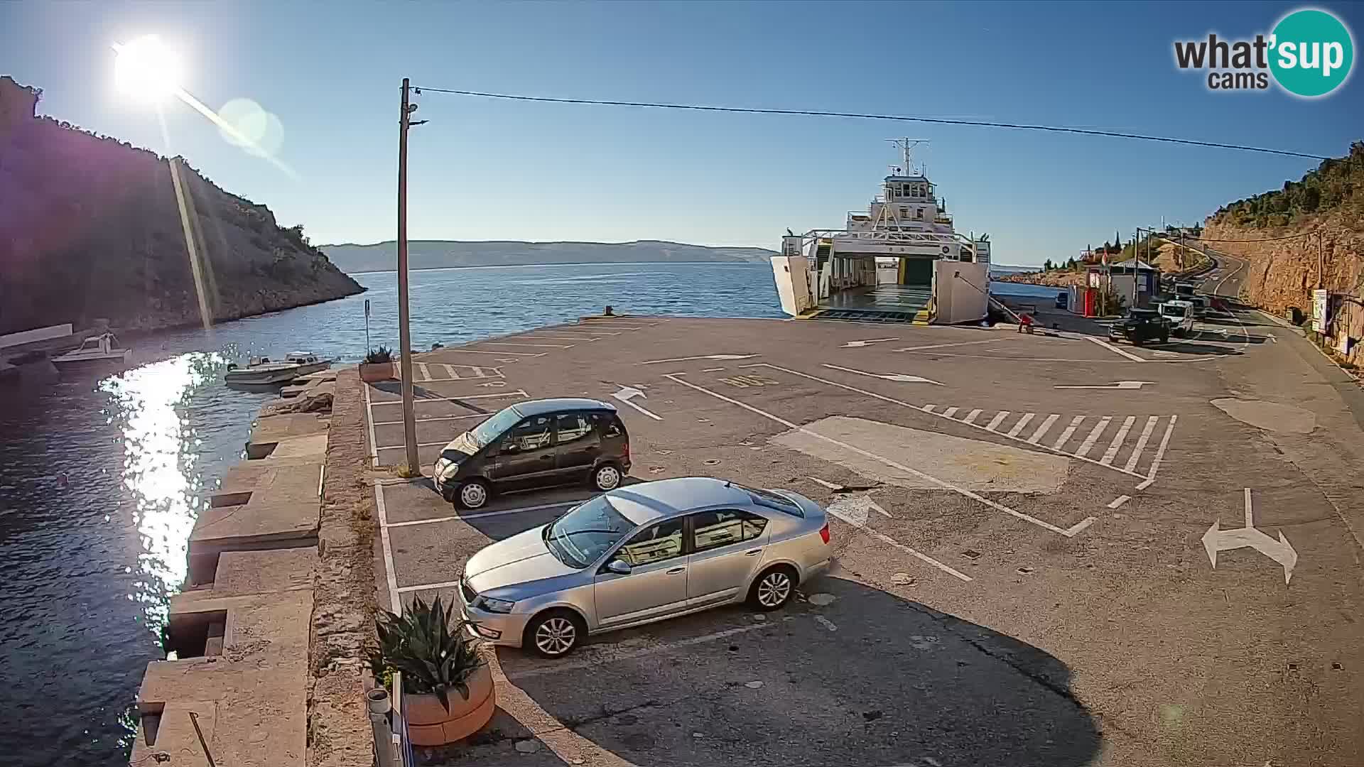 Web kamera trajektna luka Prizna – prema otoku Pag