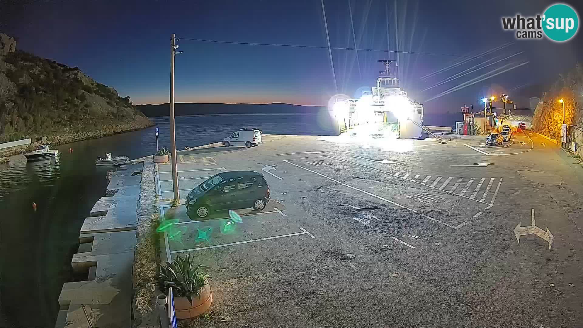 Web kamera trajektna luka Prizna – prema otoku Pag