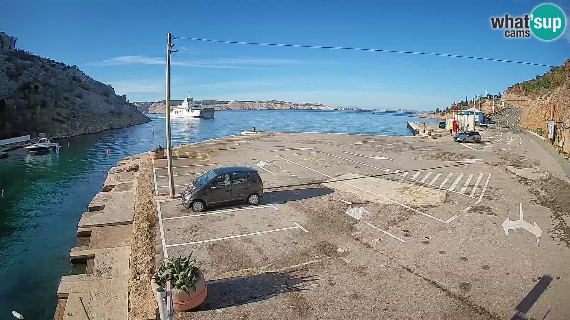 Webcam del puerto de ferris de Prizna – hacia la isla de Pag