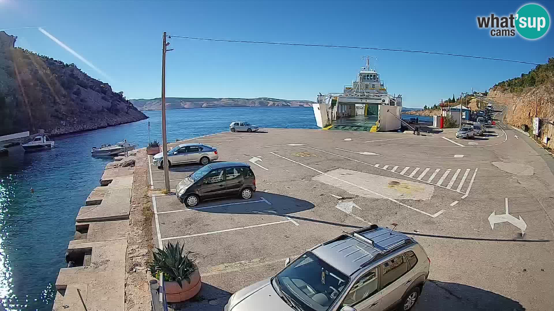 Webcam del puerto de ferris de Prizna – hacia la isla de Pag