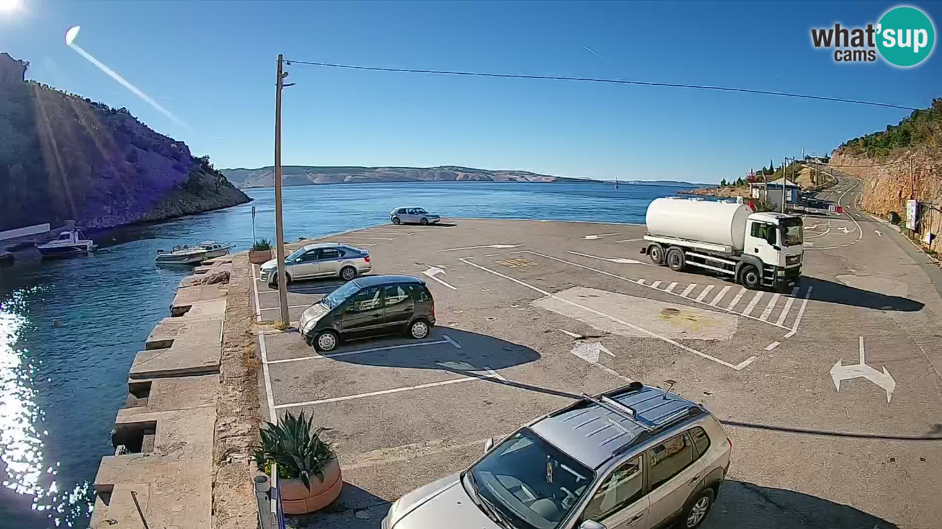 Web kamera trajektna luka Prizna – prema otoku Pag