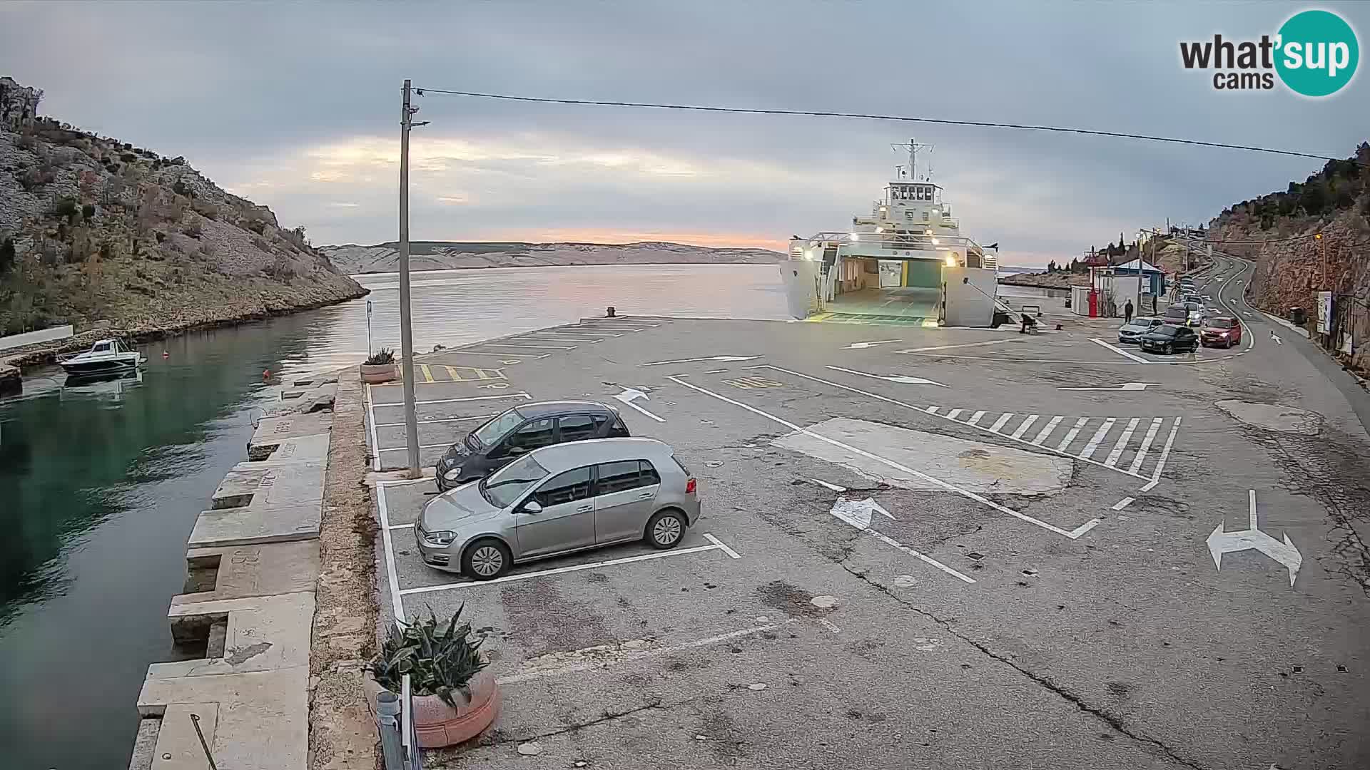 Webcam port de ferry de Prizna – vers l’île de Pag