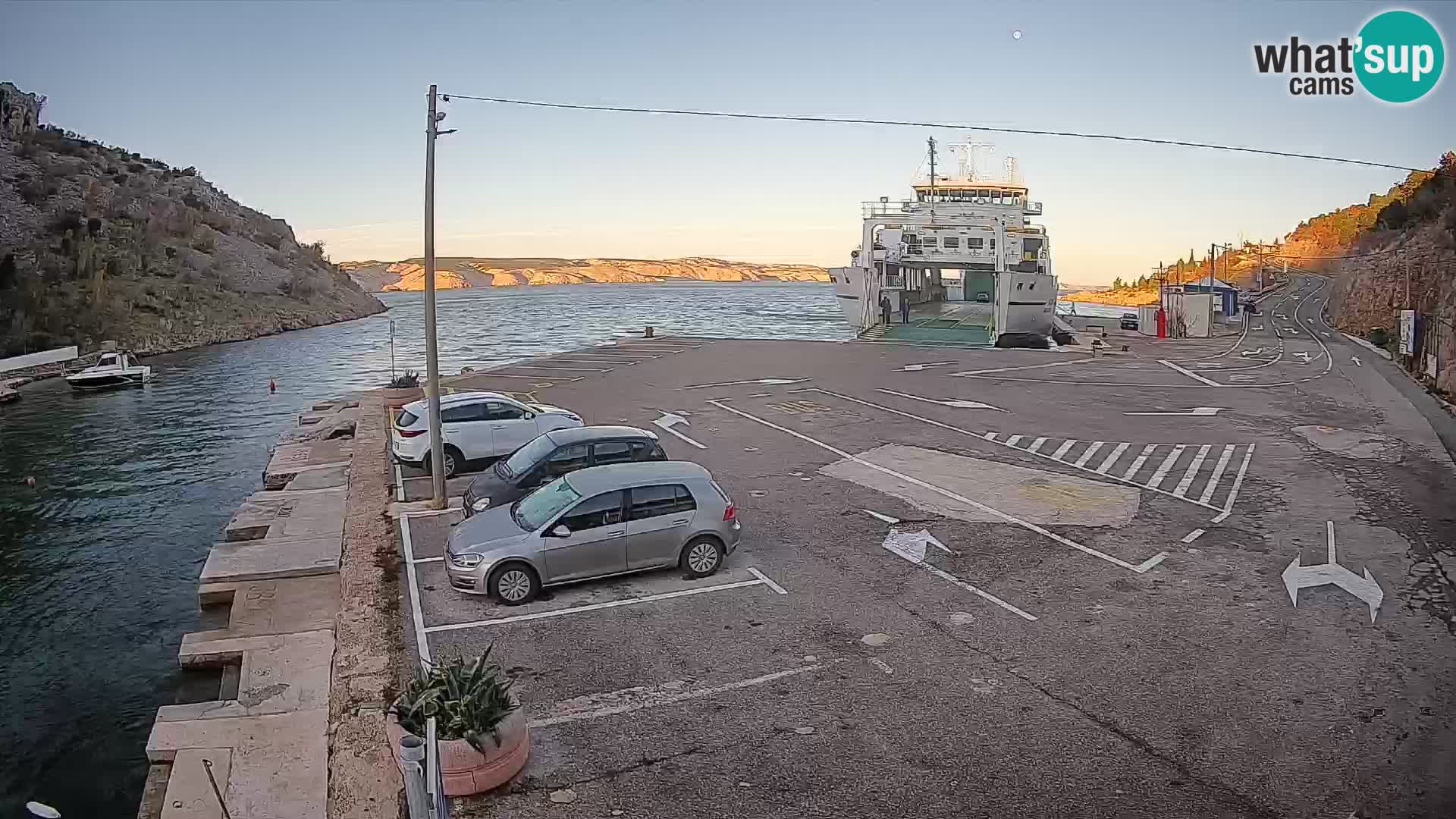 Webcam Fährhafen Prizna – zur Insel Pag