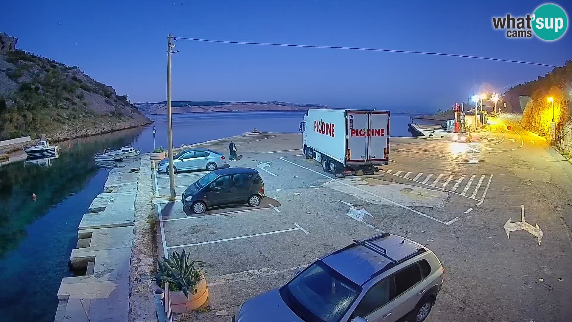 Webcam del puerto de ferris de Prizna – hacia la isla de Pag