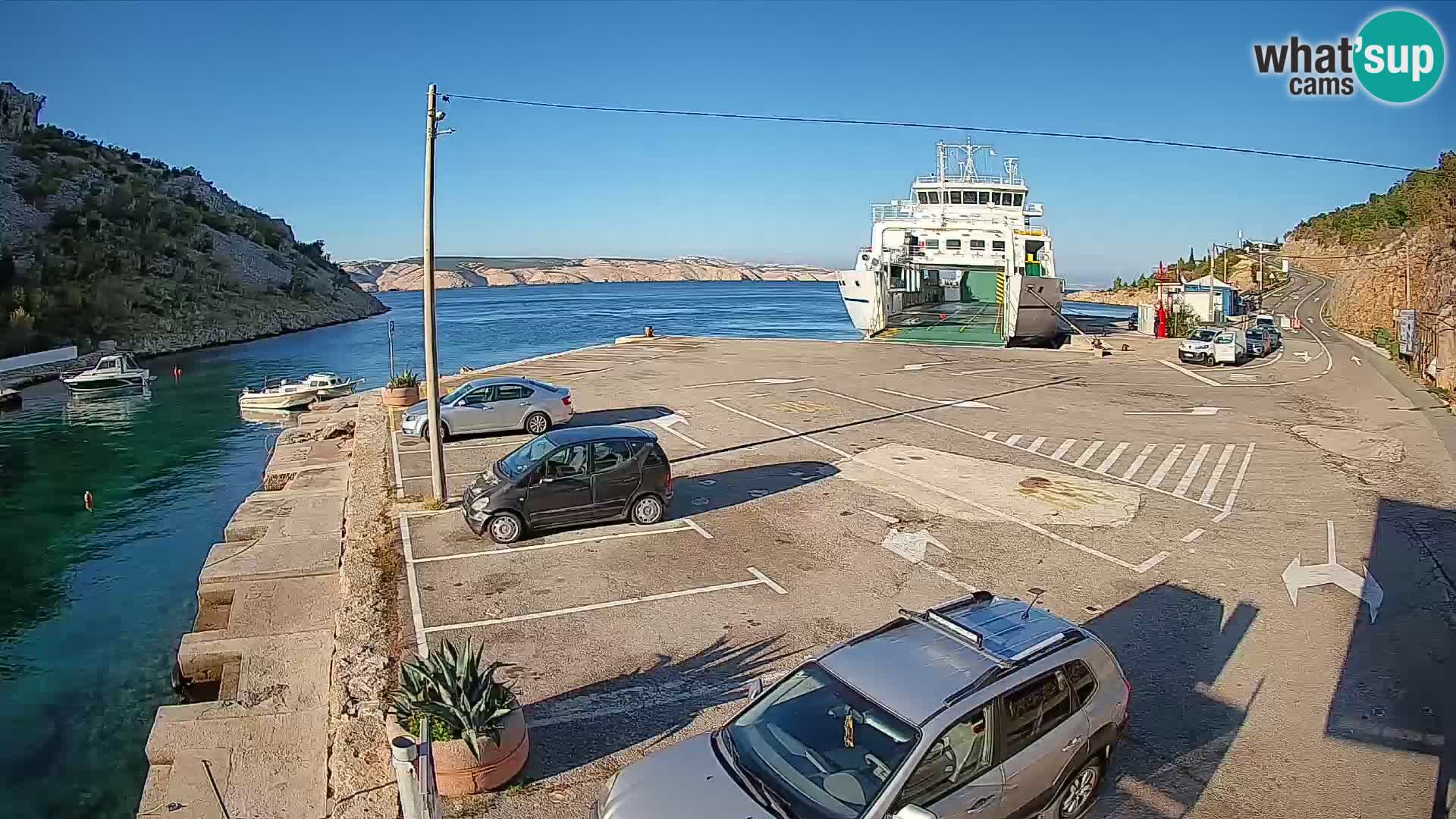 Web kamera trajektna luka Prizna – prema otoku Pag