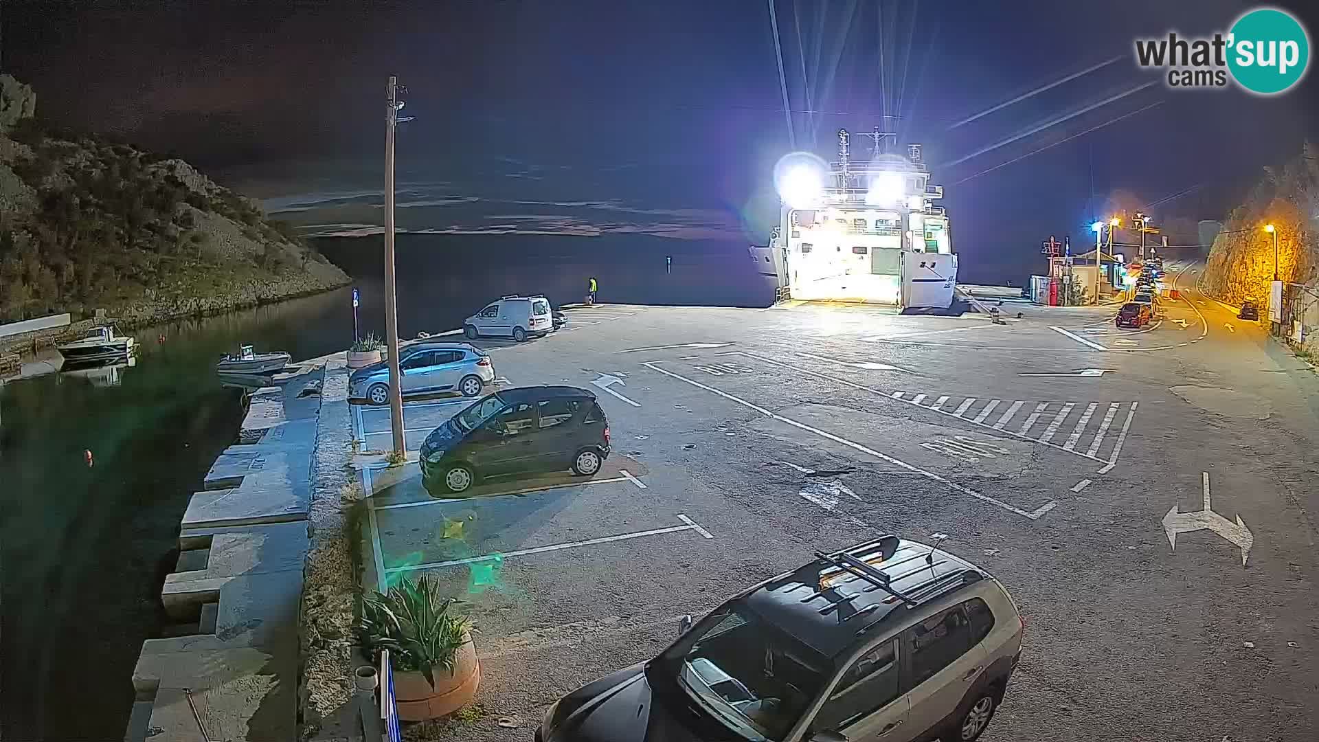 Webcam del puerto de ferris de Prizna – hacia la isla de Pag
