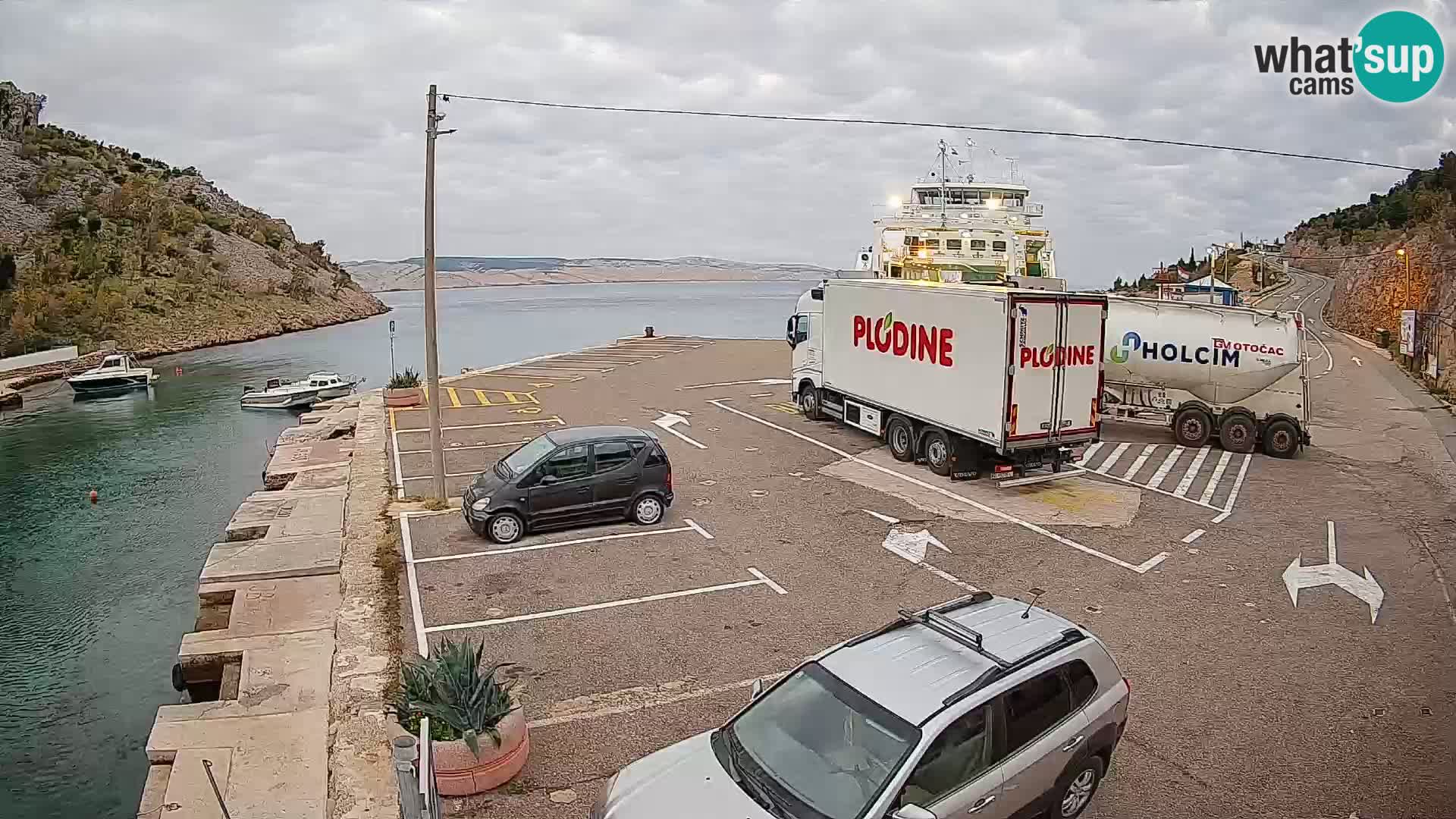 Web kamera trajektna luka Prizna – prema otoku Pag