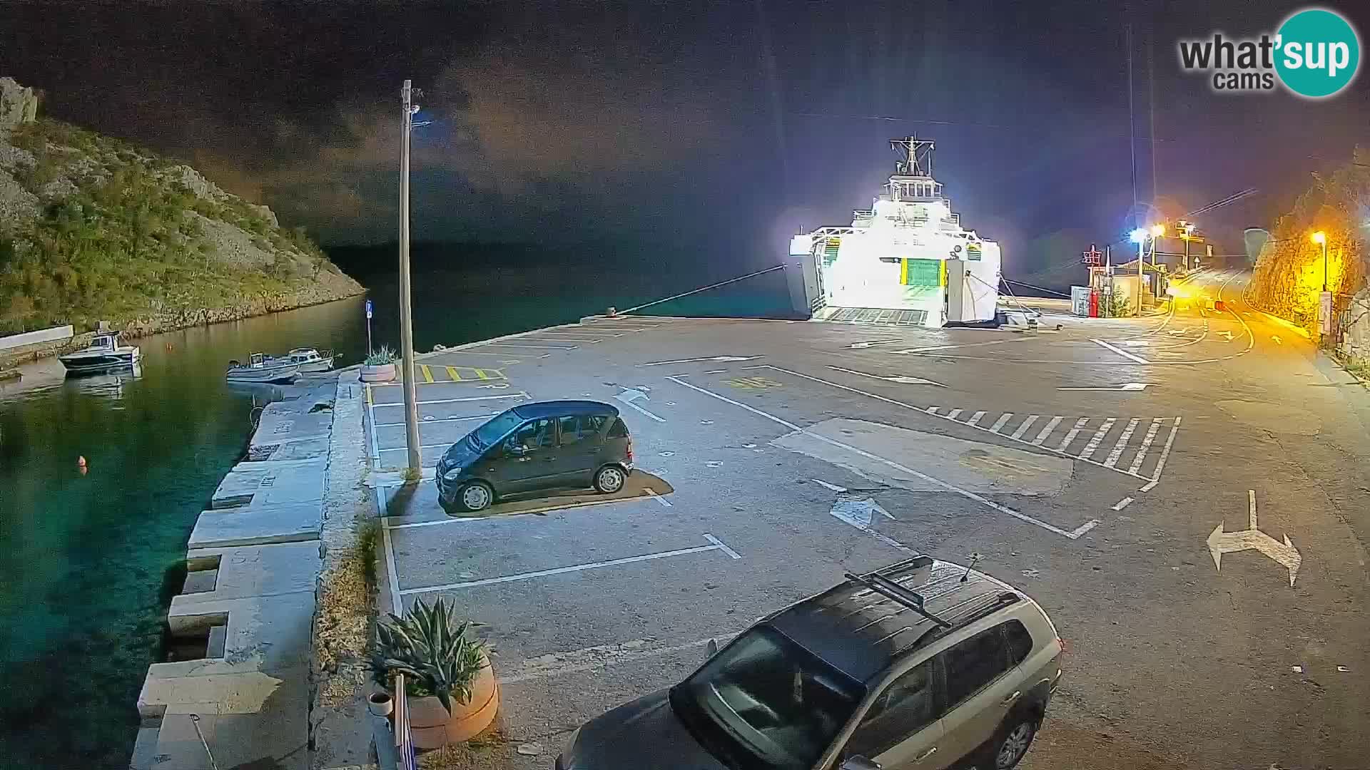 Webcam del puerto de ferris de Prizna – hacia la isla de Pag
