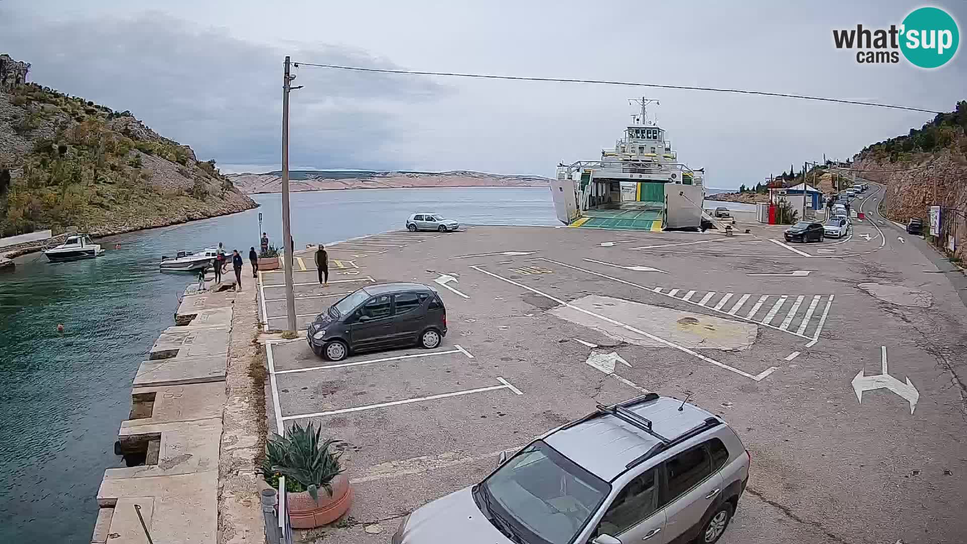 Webcam del puerto de ferris de Prizna – hacia la isla de Pag