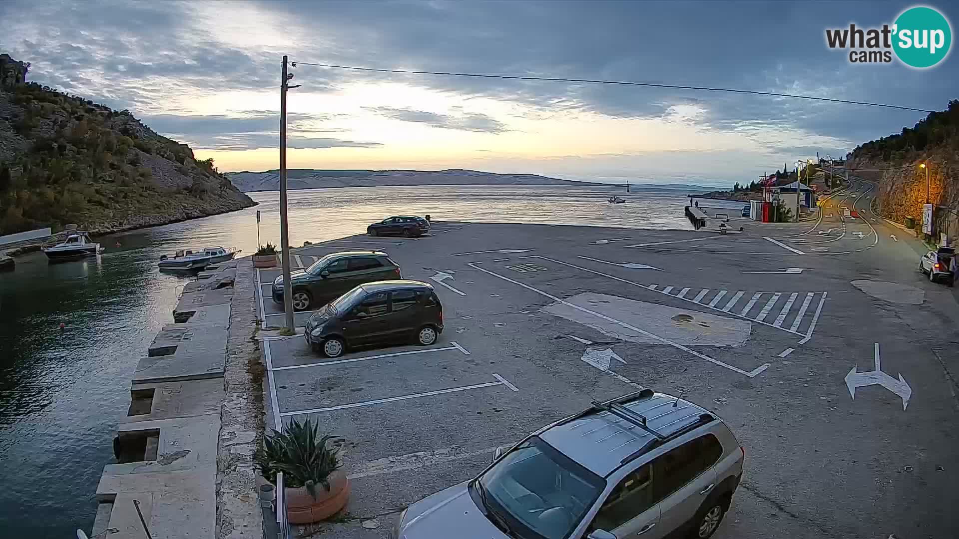 Web kamera trajektna luka Prizna – prema otoku Pag