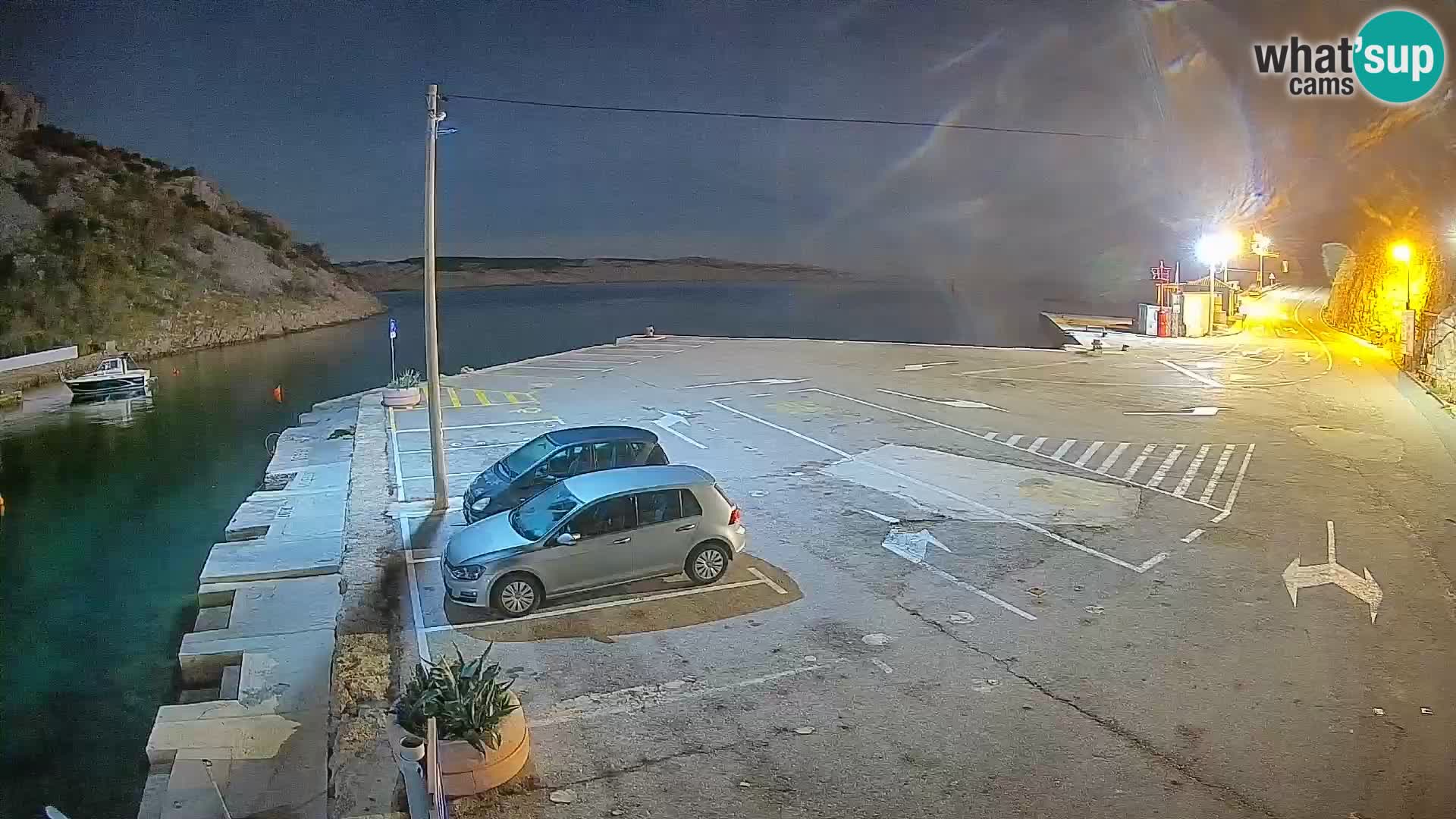 Web kamera trajektna luka Prizna – prema otoku Pag