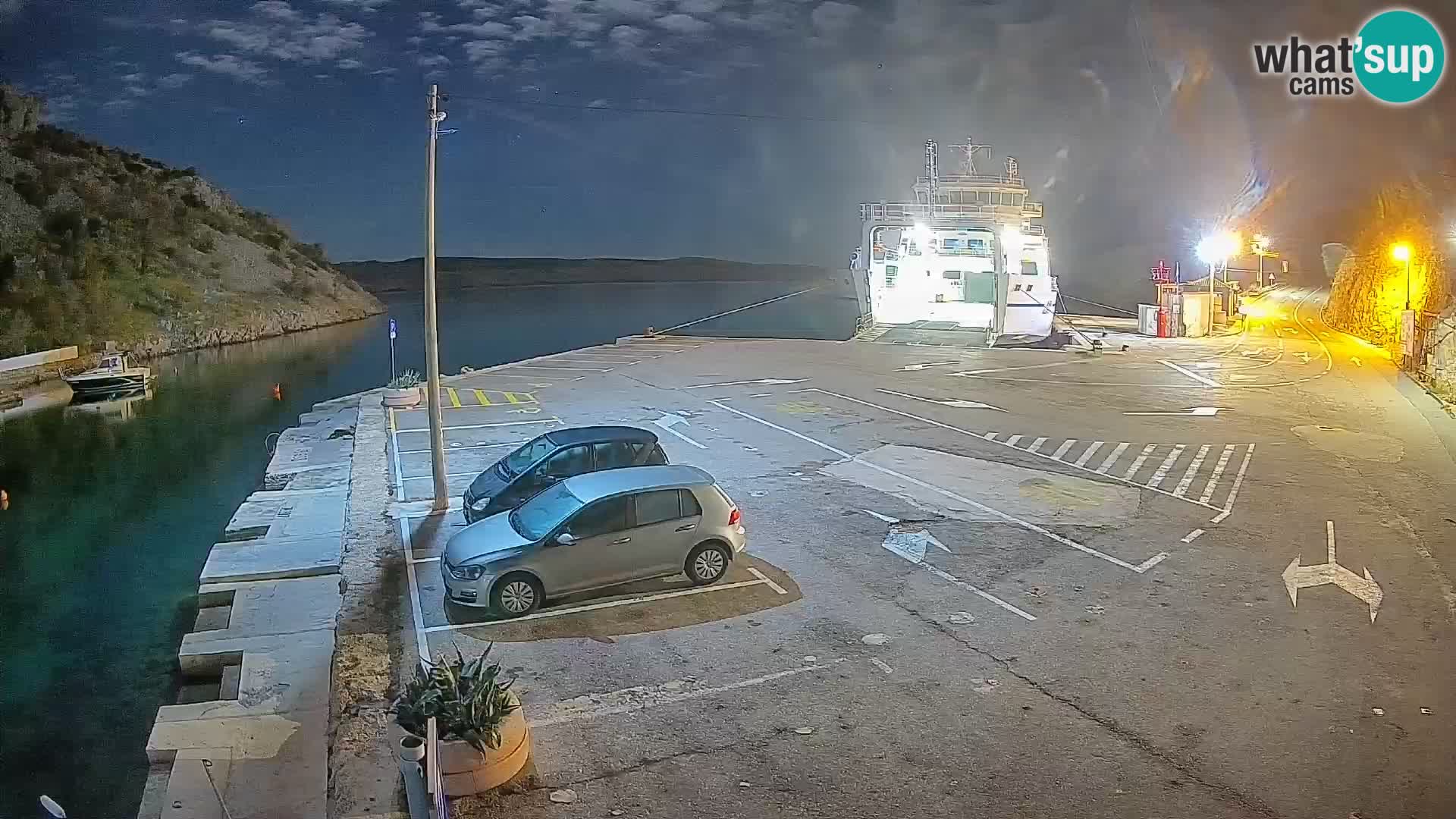 Webcam del puerto de ferris de Prizna – hacia la isla de Pag