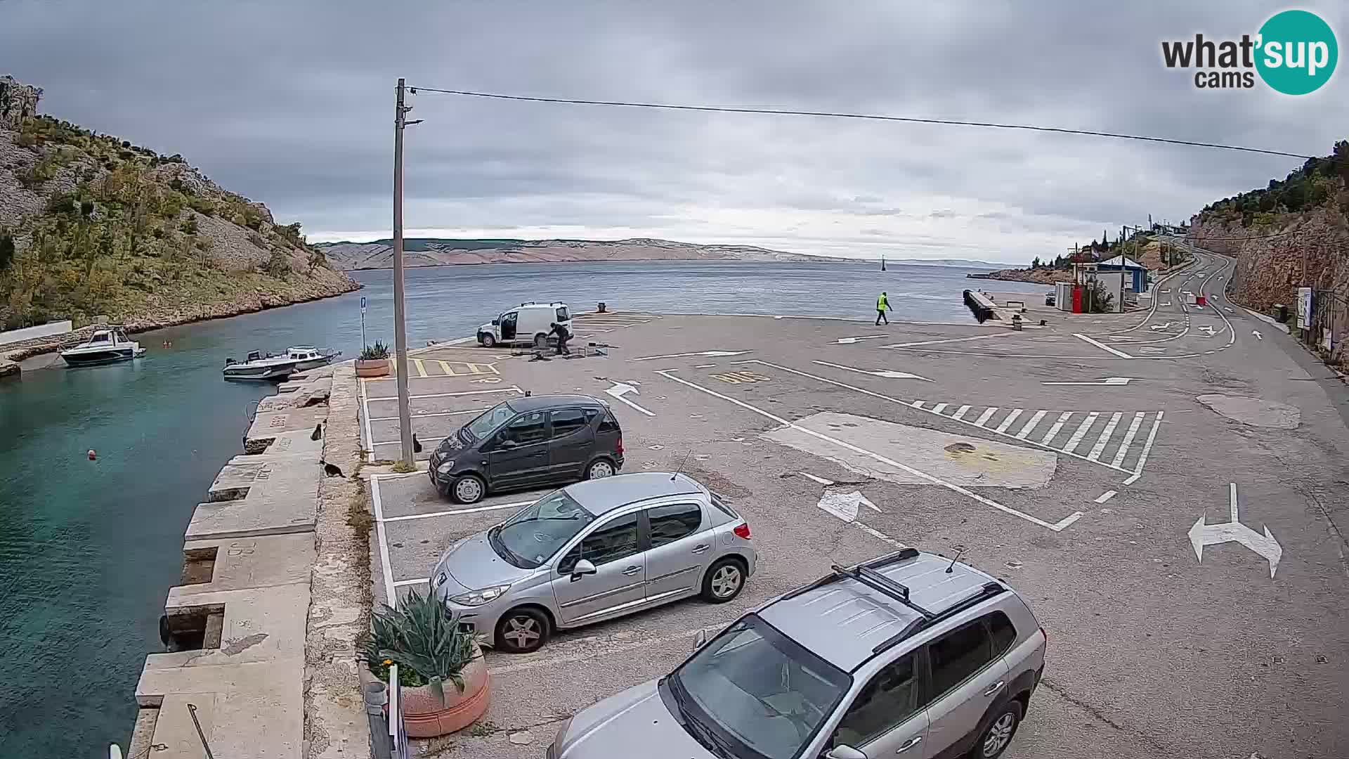 Web kamera trajektna luka Prizna – prema otoku Pag