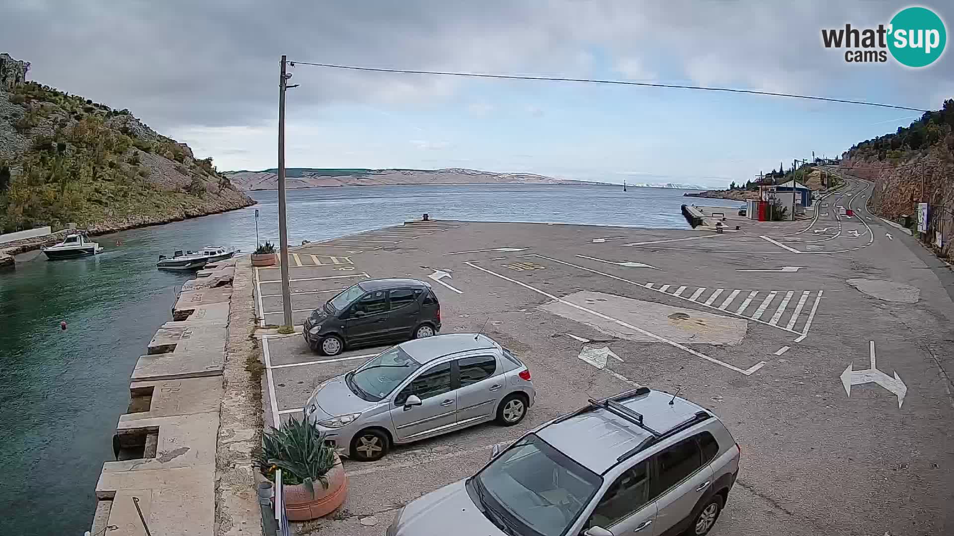 Webcam del puerto de ferris de Prizna – hacia la isla de Pag