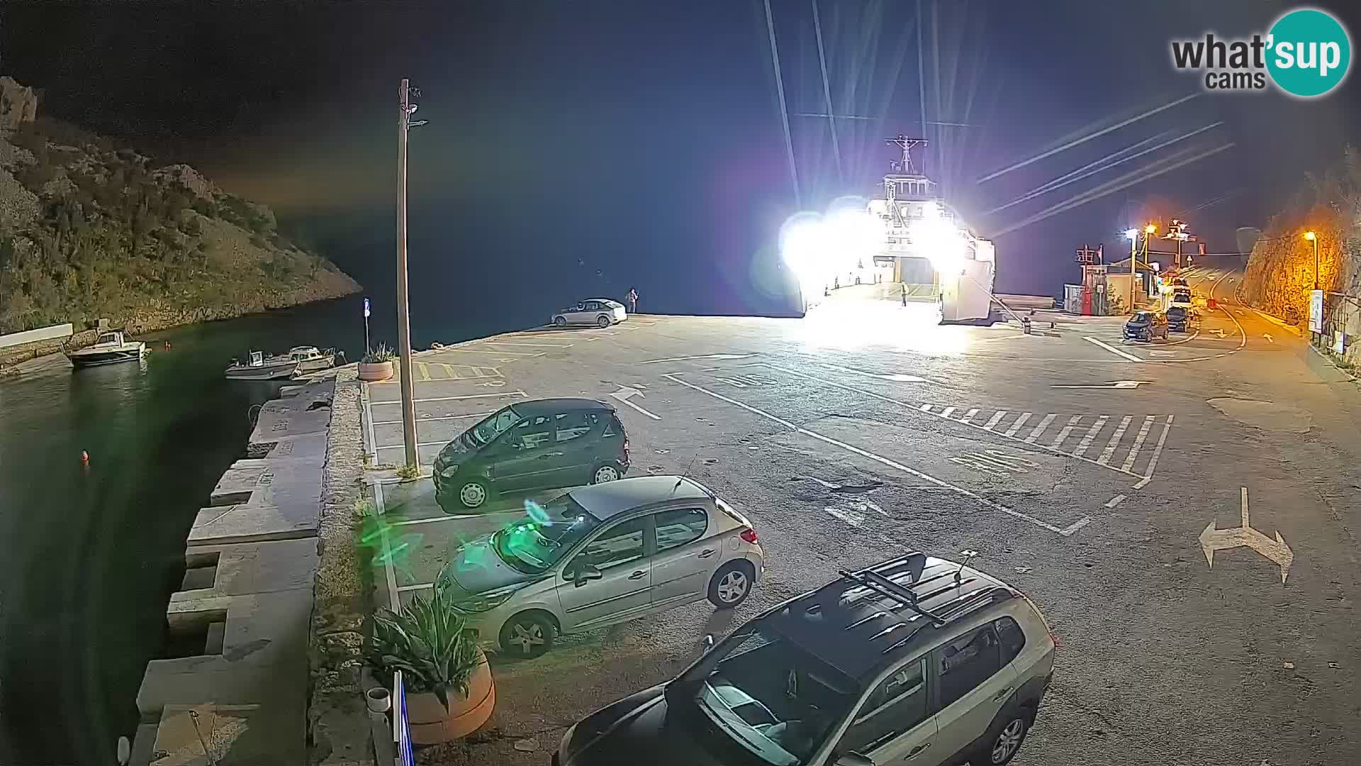 Webcam del puerto de ferris de Prizna – hacia la isla de Pag