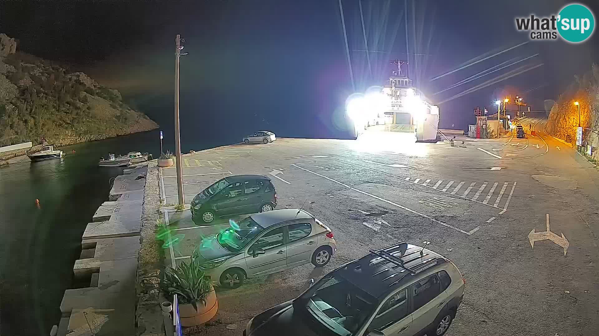 Webcam del puerto de ferris de Prizna – hacia la isla de Pag