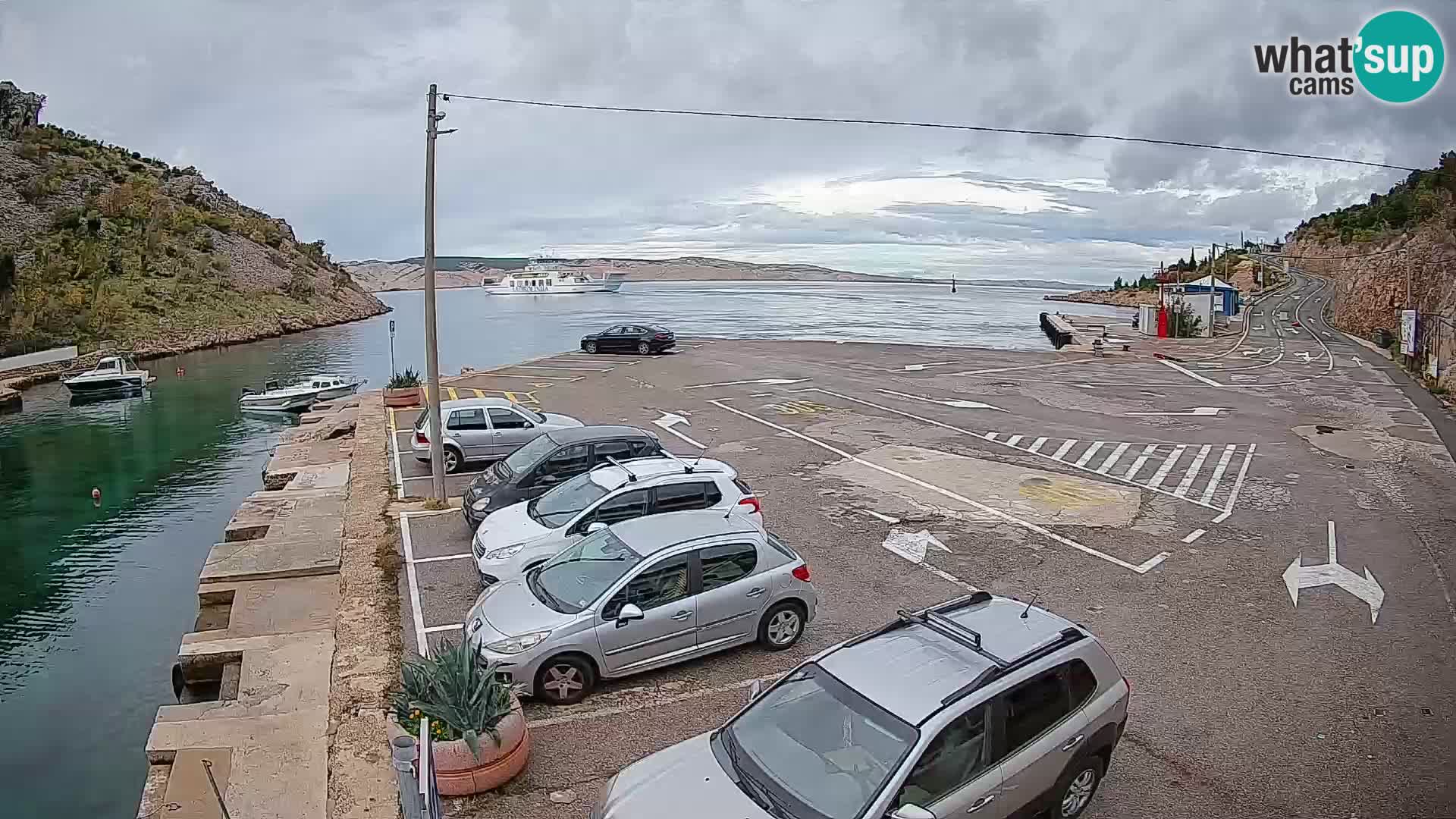 Web kamera trajektna luka Prizna – prema otoku Pag