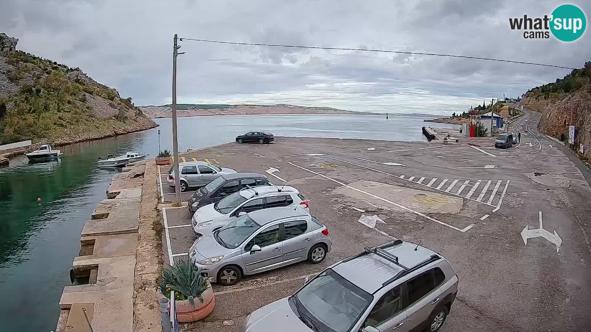 Webcam del puerto de ferris de Prizna – hacia la isla de Pag