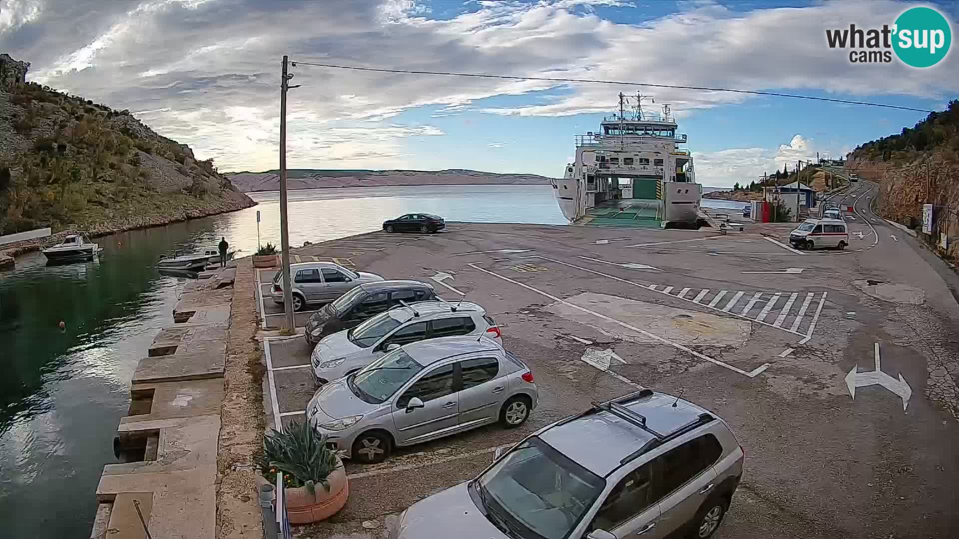 Webcam del puerto de ferris de Prizna – hacia la isla de Pag