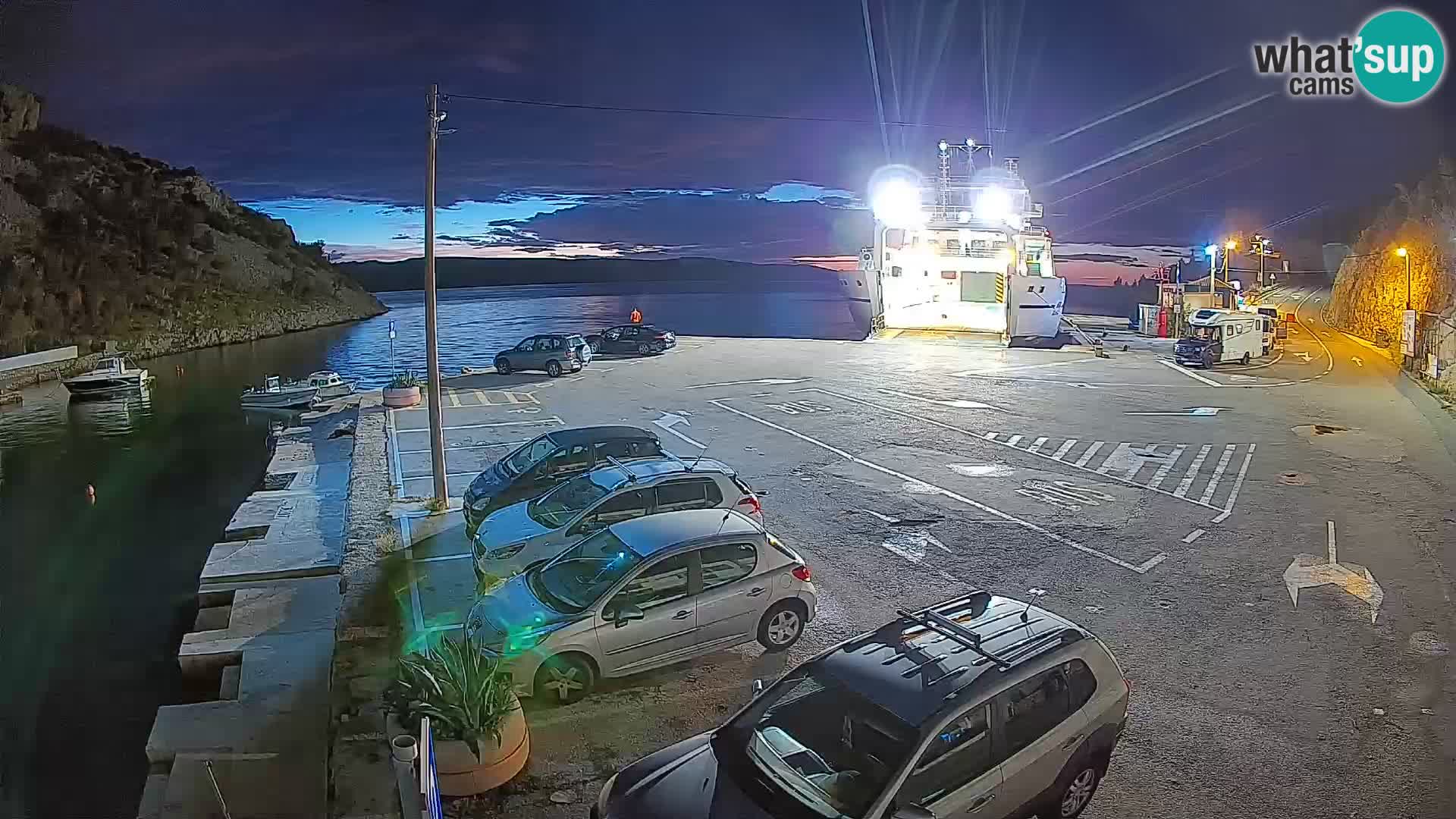 Webcam port de ferry de Prizna – vers l’île de Pag