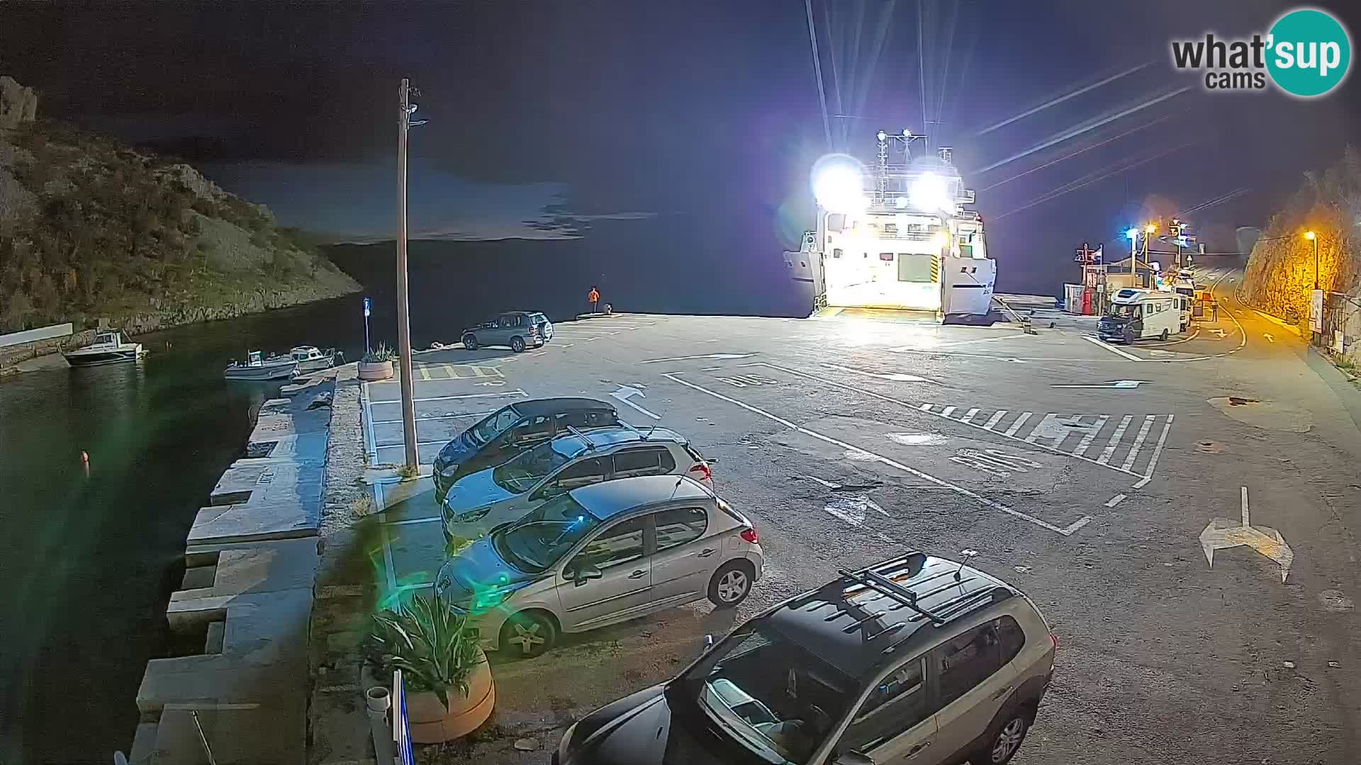 Web kamera trajektna luka Prizna – prema otoku Pag