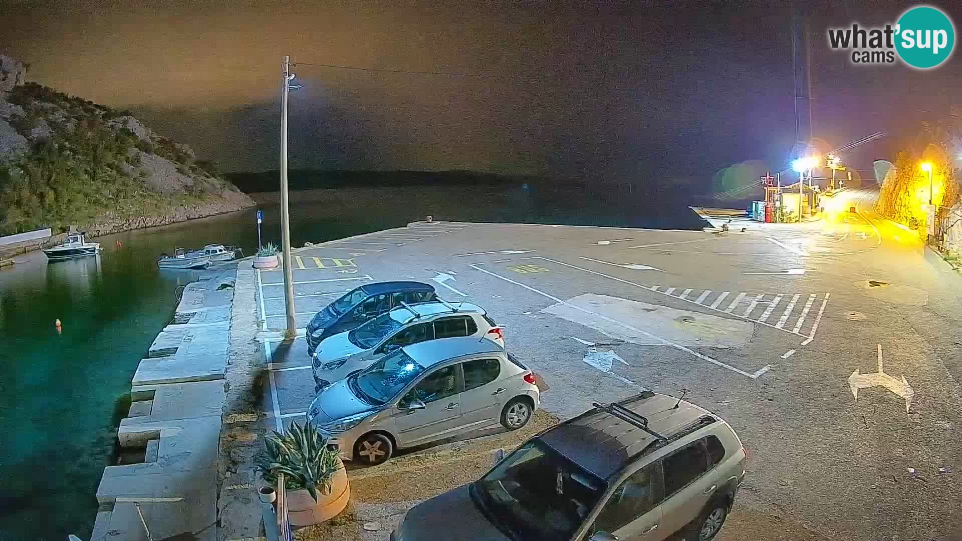 Webcam del puerto de ferris de Prizna – hacia la isla de Pag