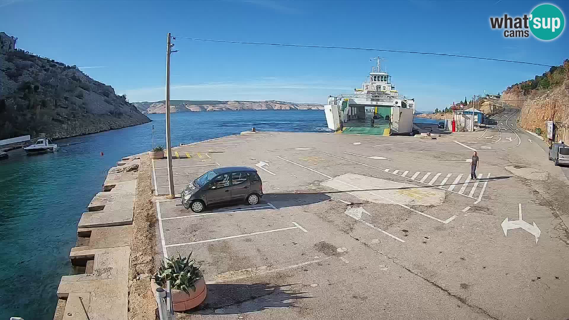 Webcam del puerto de ferris de Prizna – hacia la isla de Pag