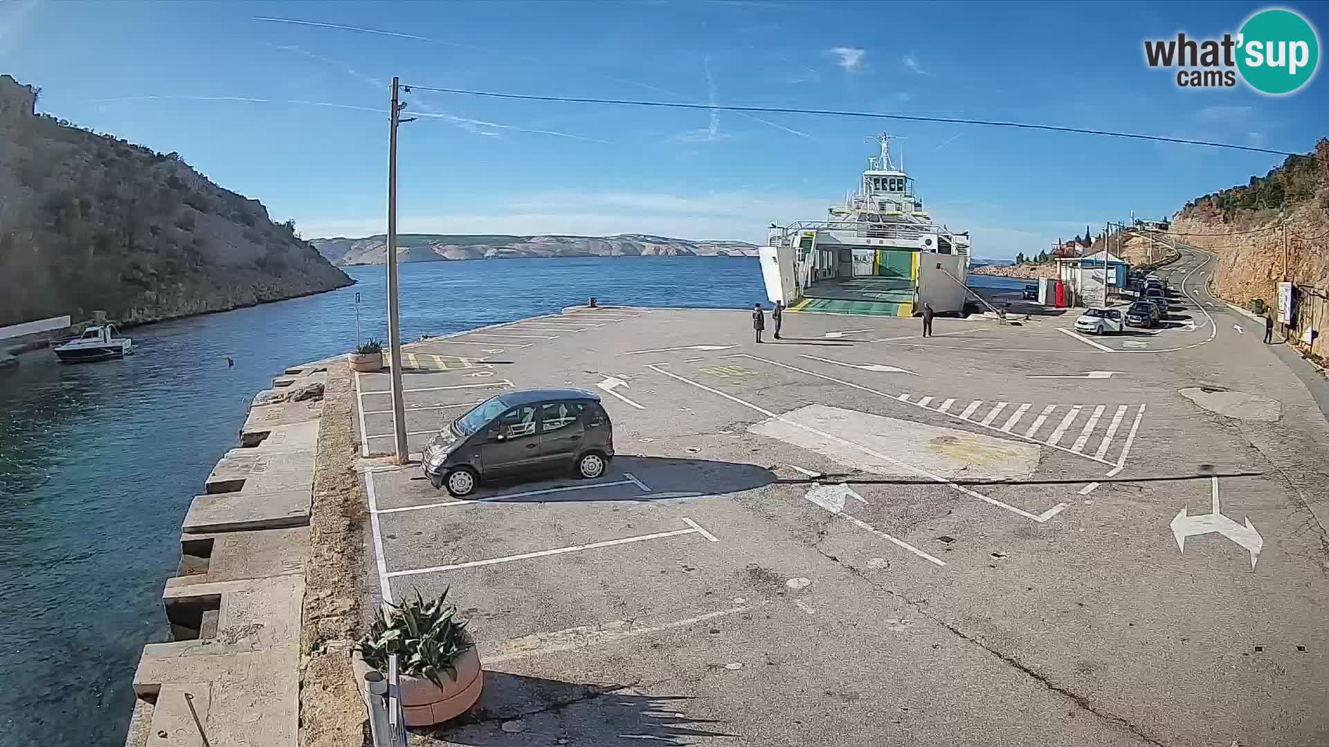 Webcam del puerto de ferris de Prizna – hacia la isla de Pag