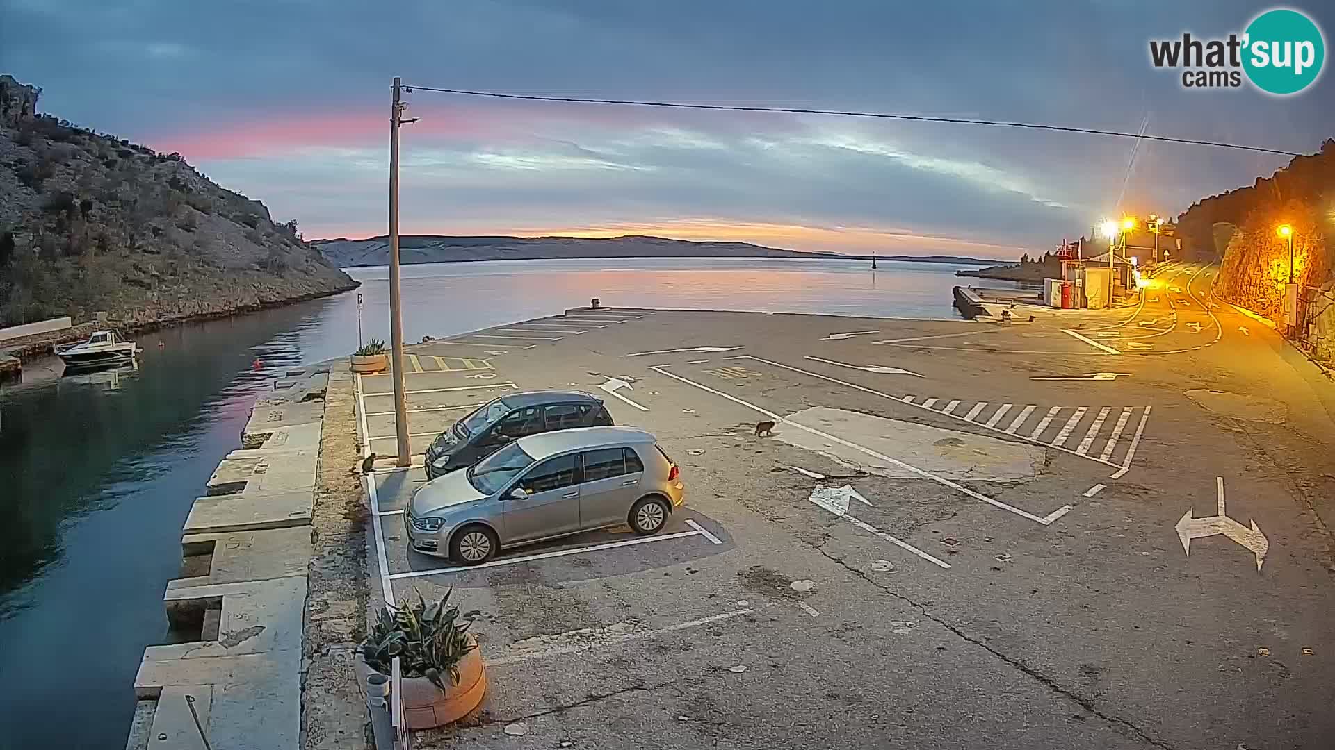 Web kamera trajektna luka Prizna – prema otoku Pag