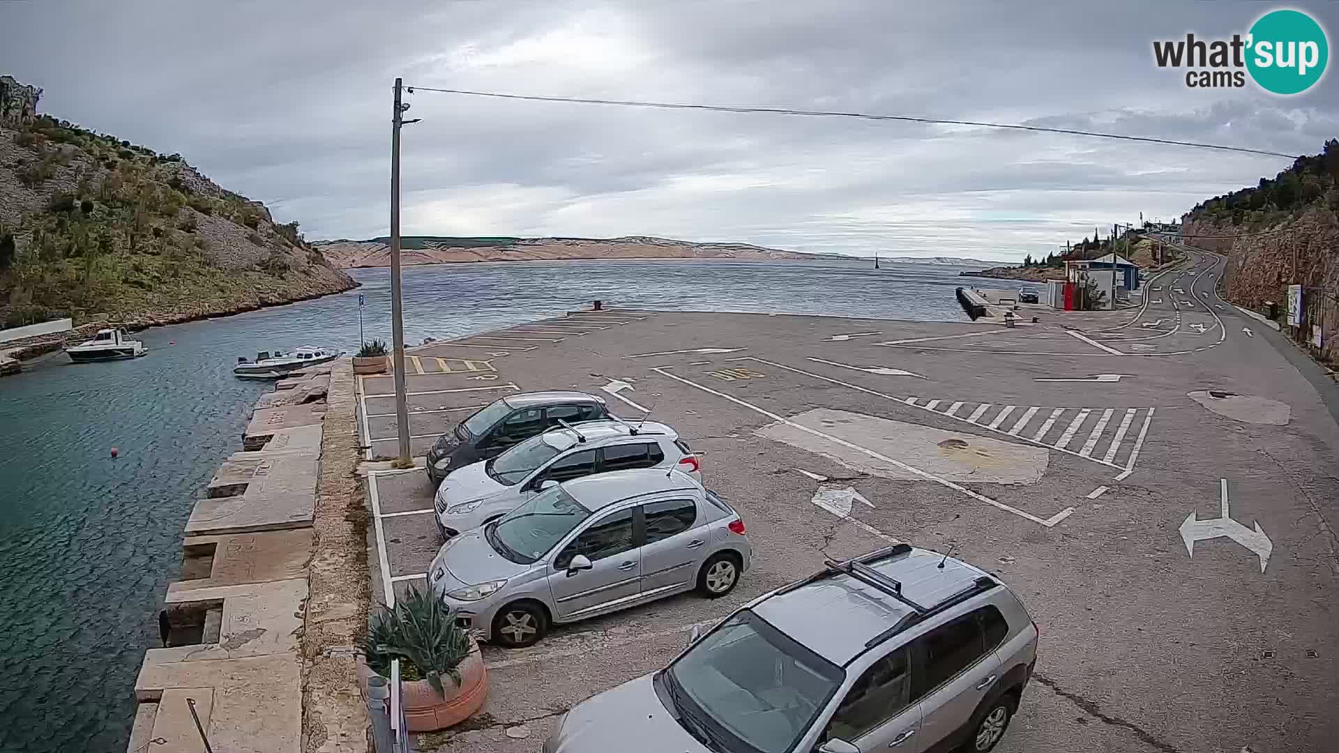 Webcam del puerto de ferris de Prizna – hacia la isla de Pag