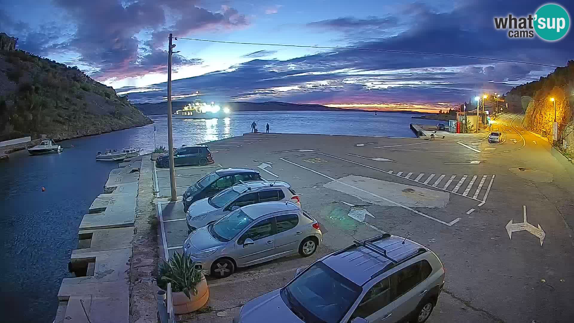 Webcam del puerto de ferris de Prizna – hacia la isla de Pag