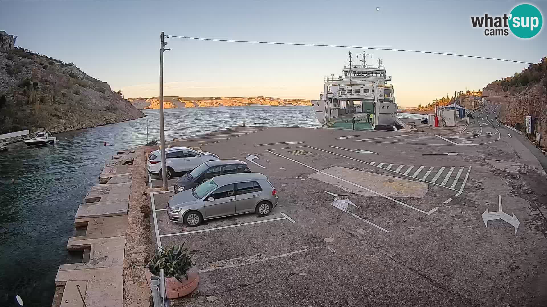 Webcam Prizna ferry port to Pag island