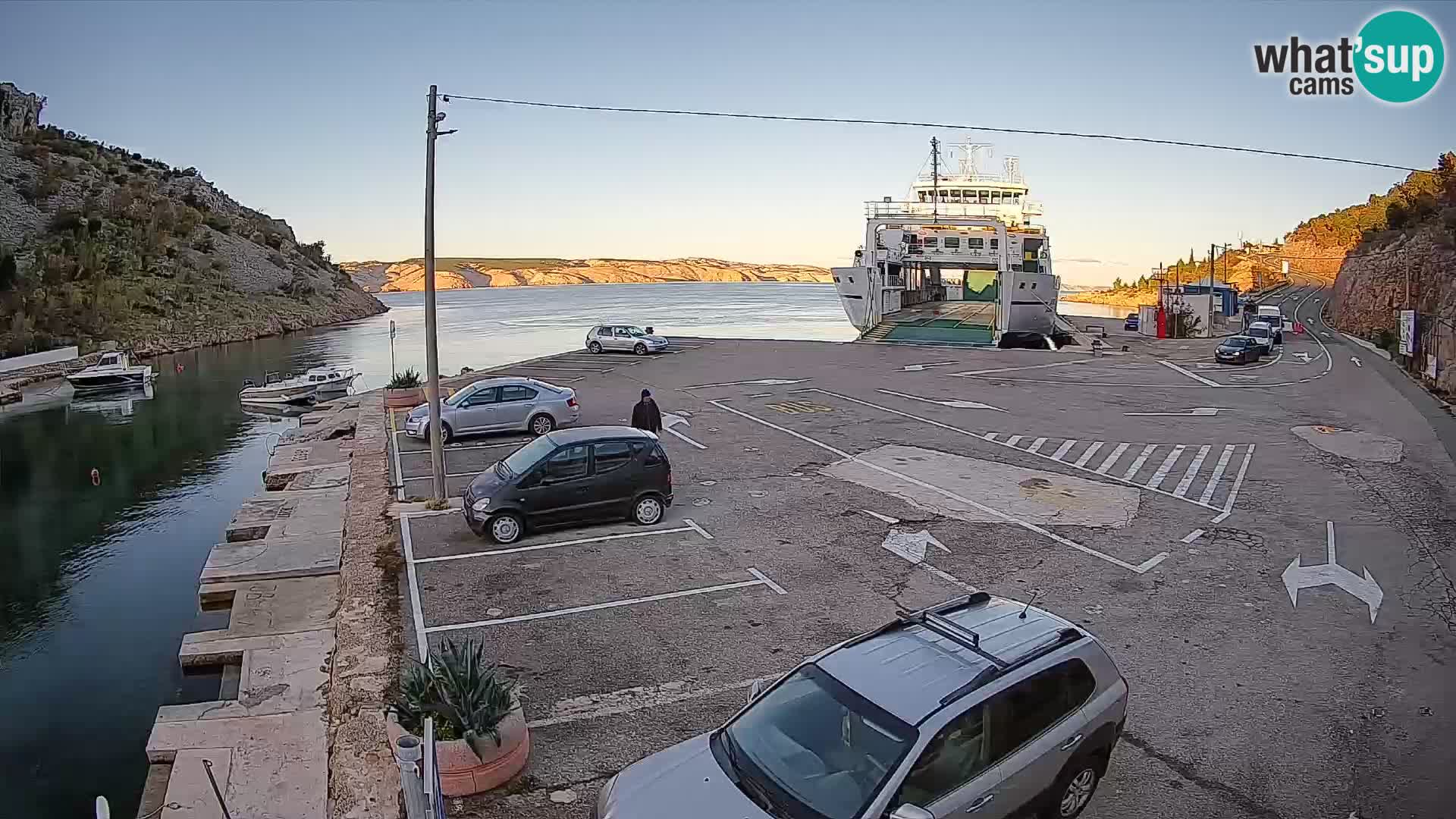 Webcam Prizna ferry port to Pag island