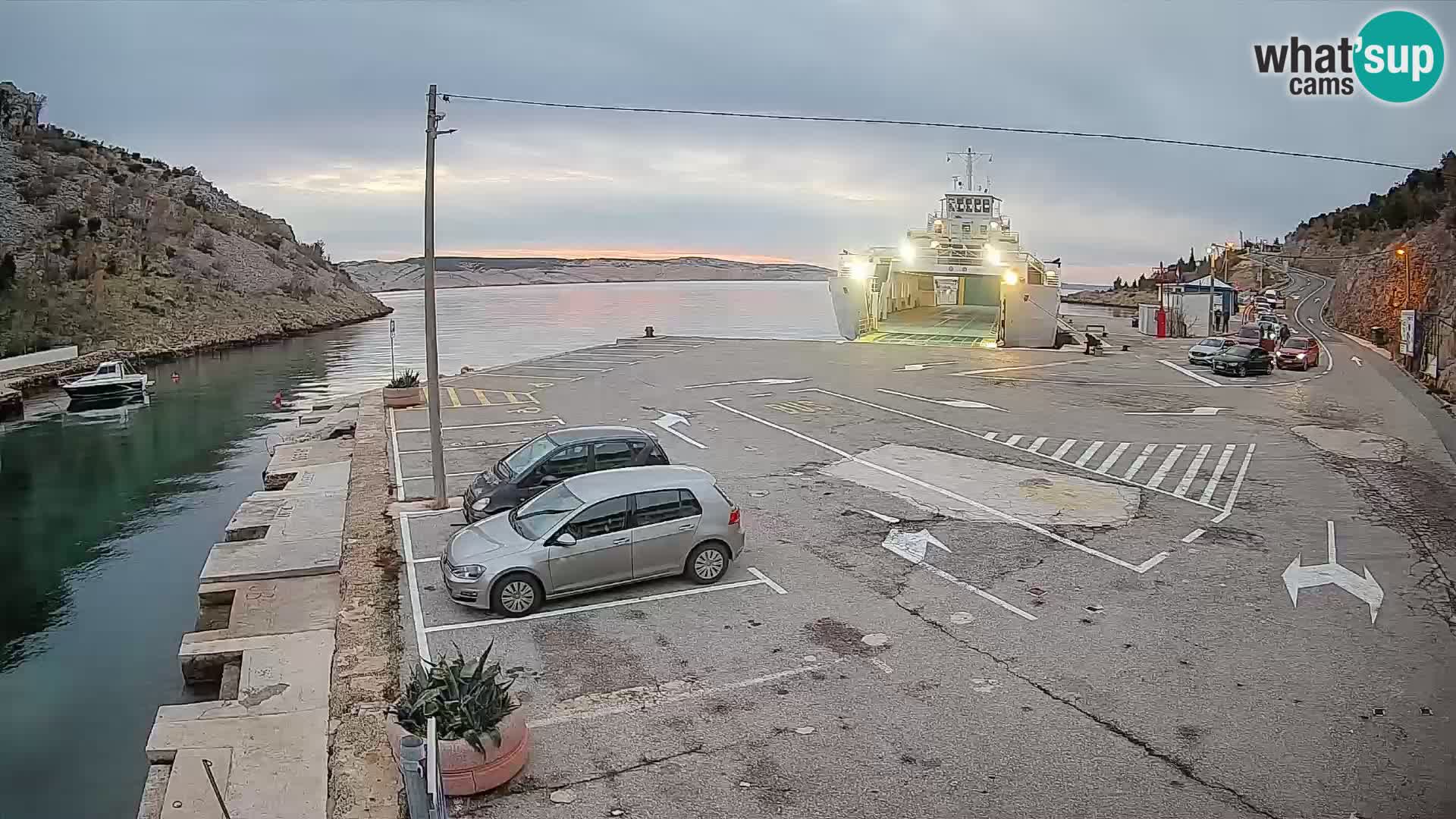 Webcam port de ferry de Prizna – vers l’île de Pag