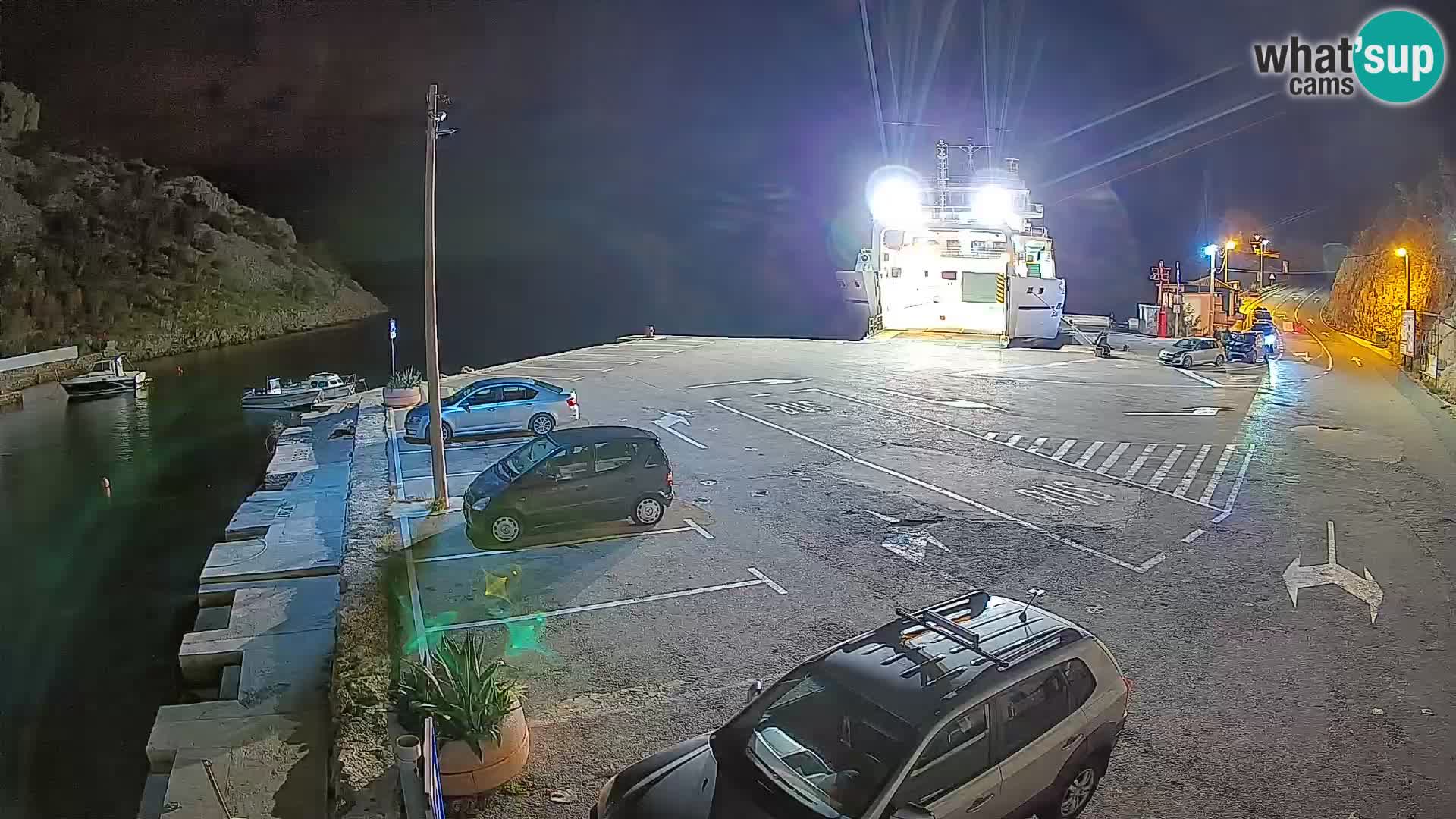 Web kamera trajektna luka Prizna – prema otoku Pag