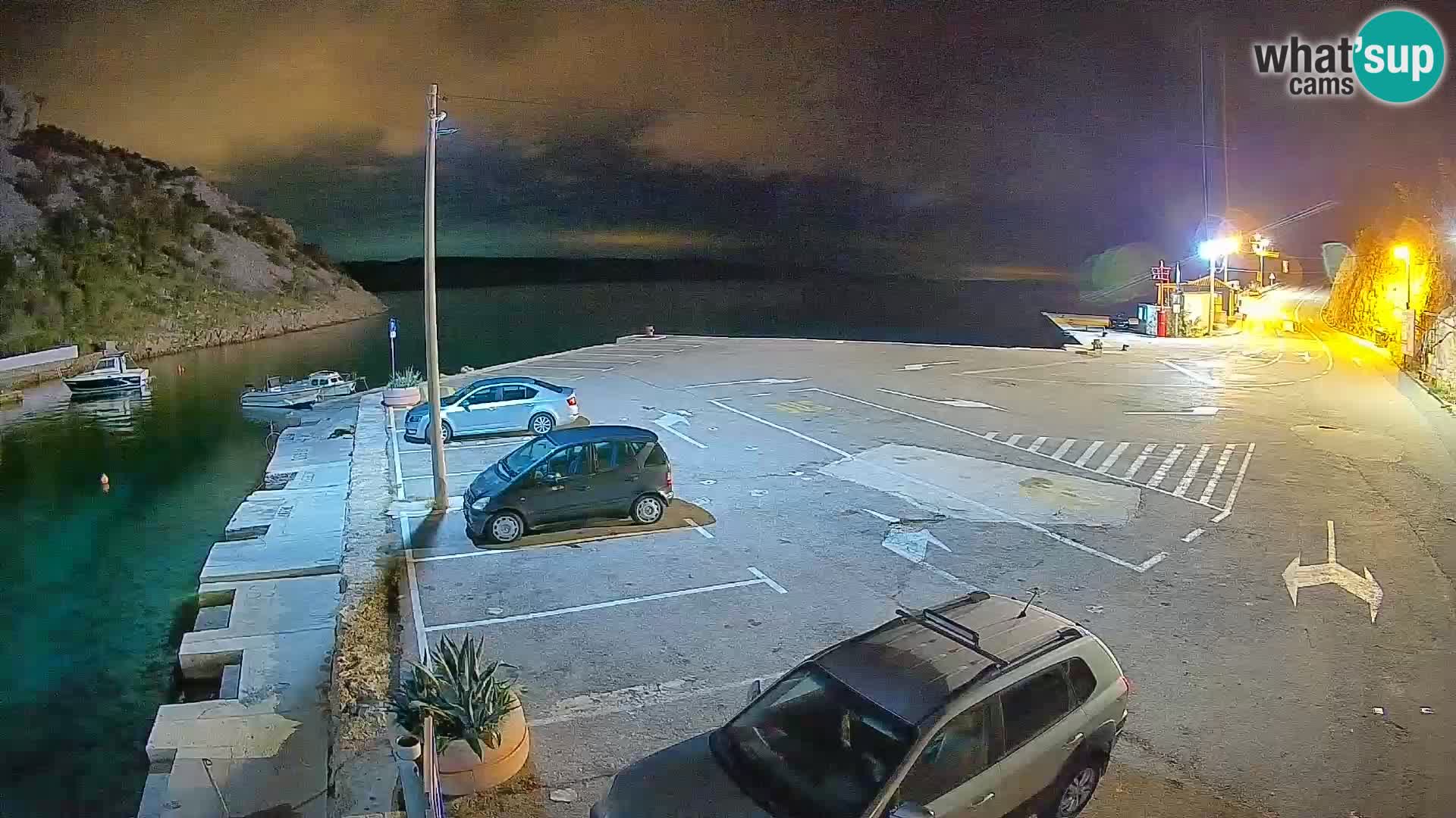 Webcam del puerto de ferris de Prizna – hacia la isla de Pag
