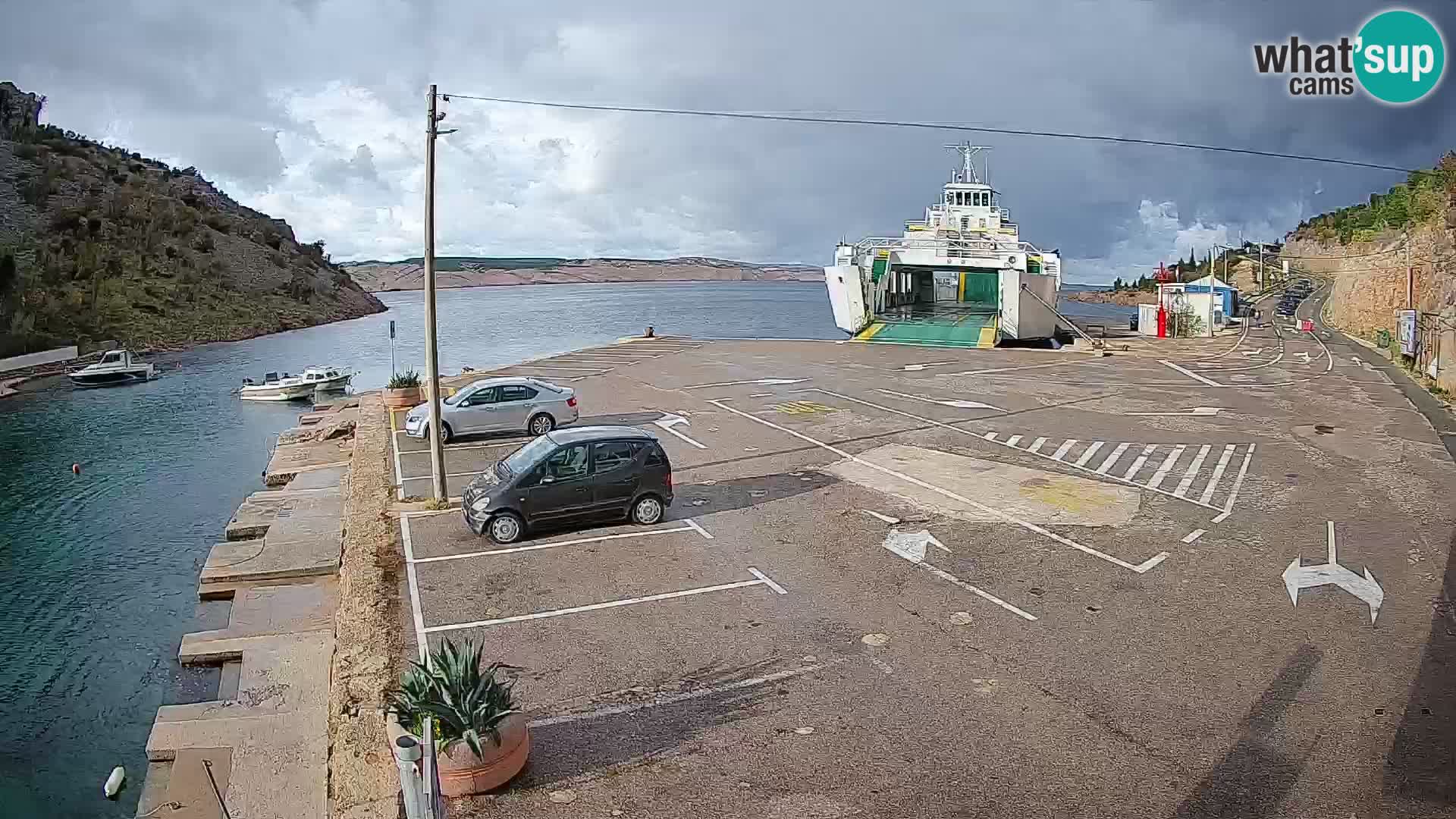 Webcam del puerto de ferris de Prizna – hacia la isla de Pag