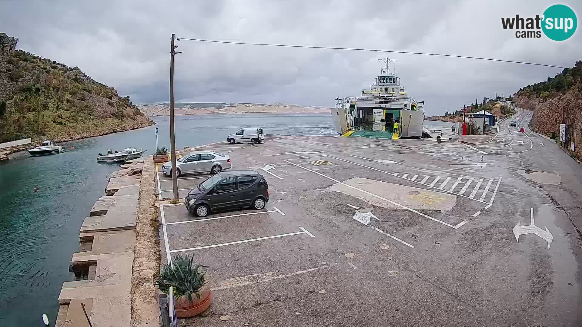 Web kamera trajektna luka Prizna – prema otoku Pag