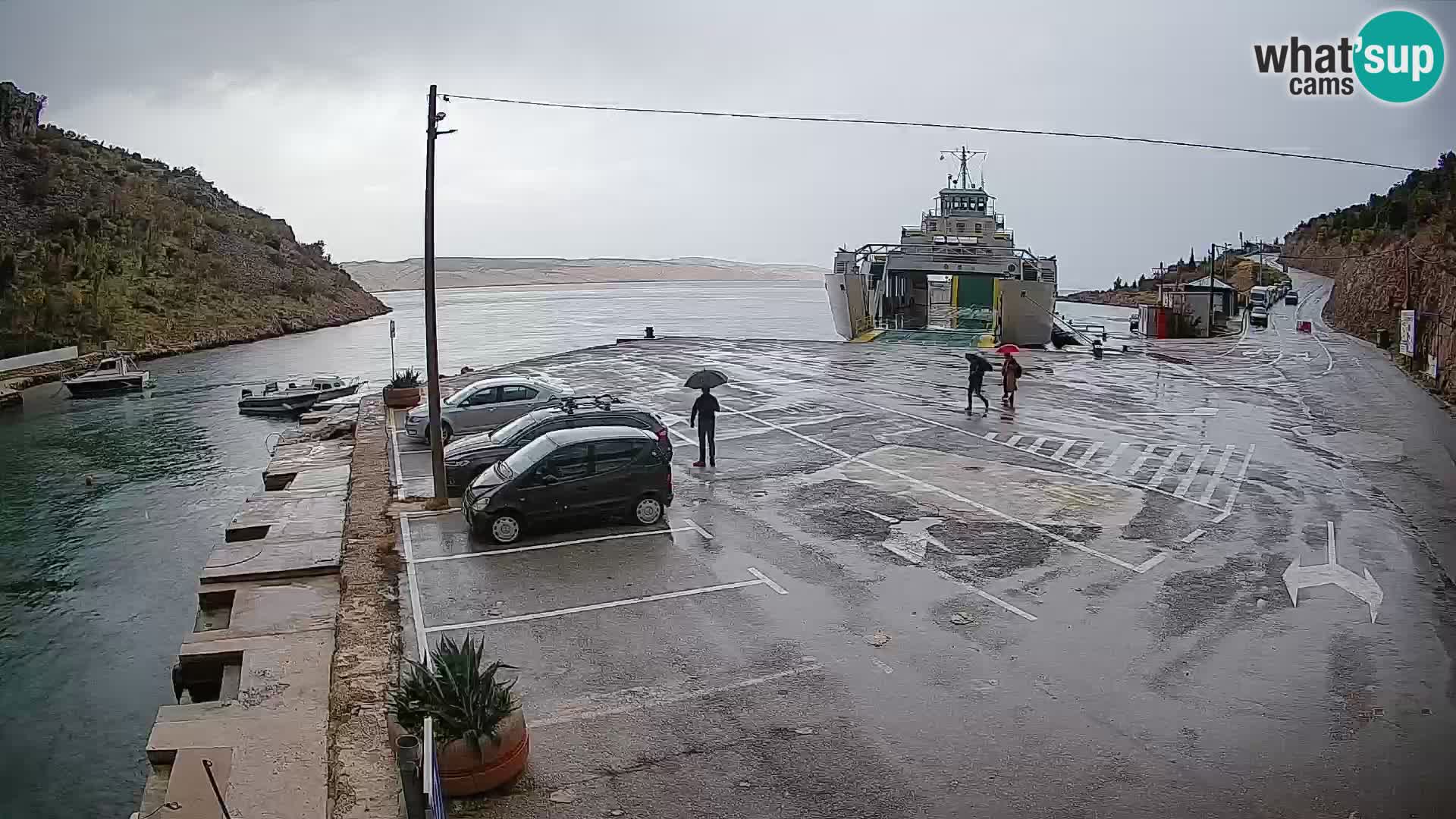 Web kamera trajektna luka Prizna – prema otoku Pag