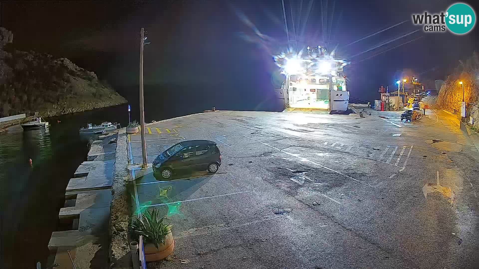 Webcam del puerto de ferris de Prizna – hacia la isla de Pag