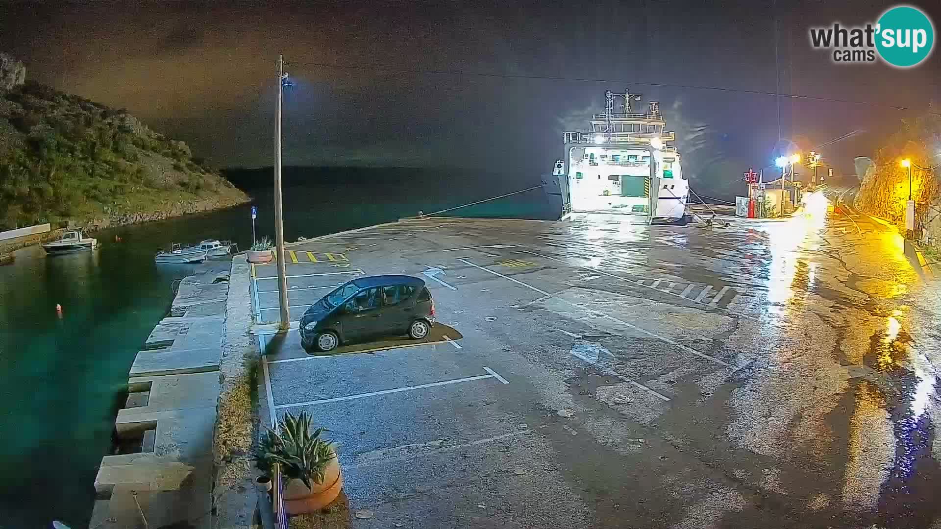 Webcam del puerto de ferris de Prizna – hacia la isla de Pag