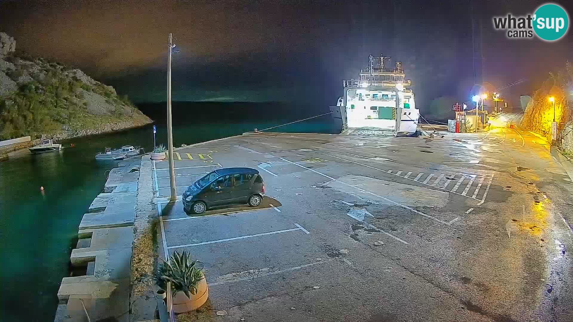 Webcam del puerto de ferris de Prizna – hacia la isla de Pag